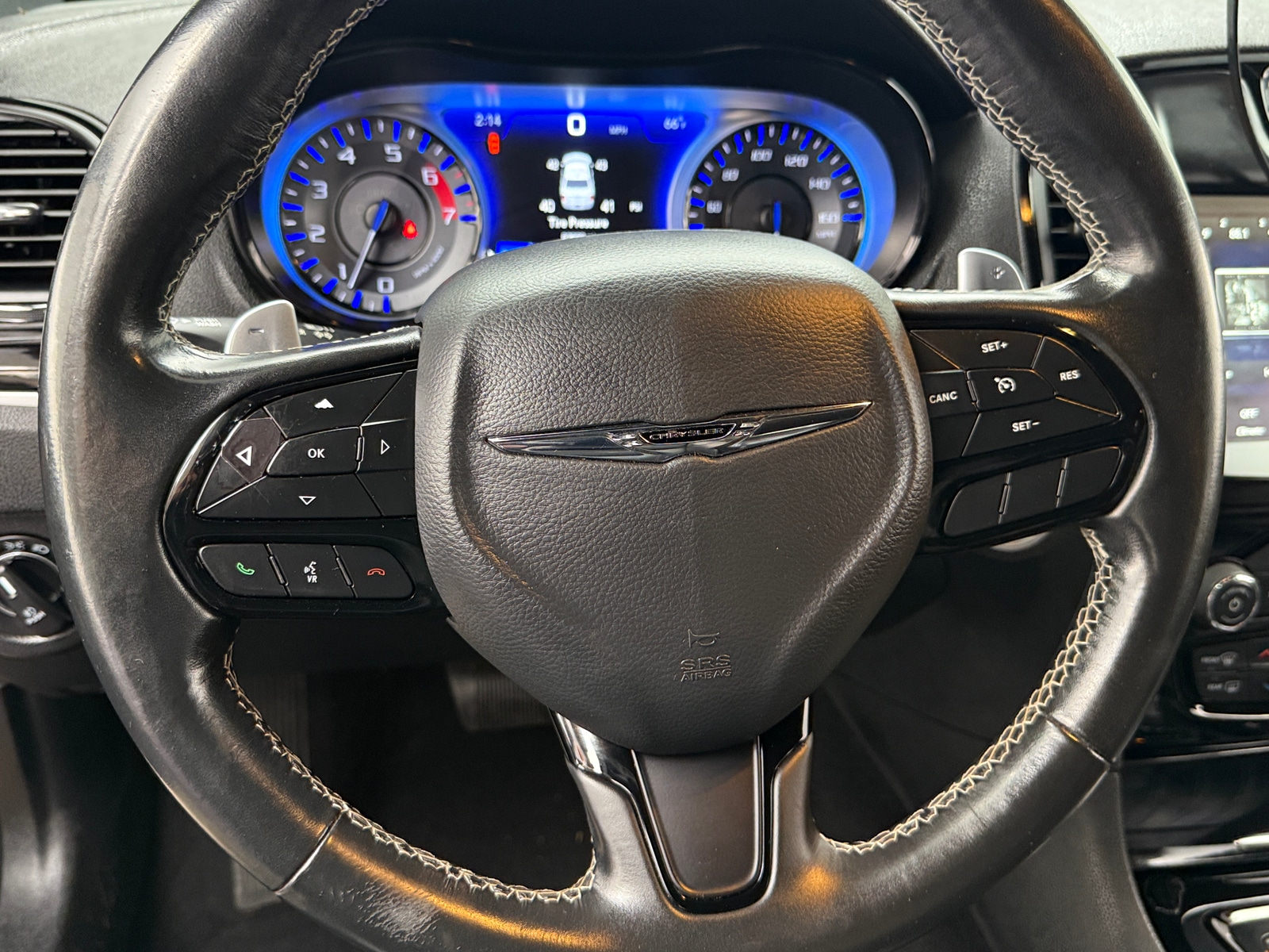 Thumbnail: 2022 Chrysler 300 - 4