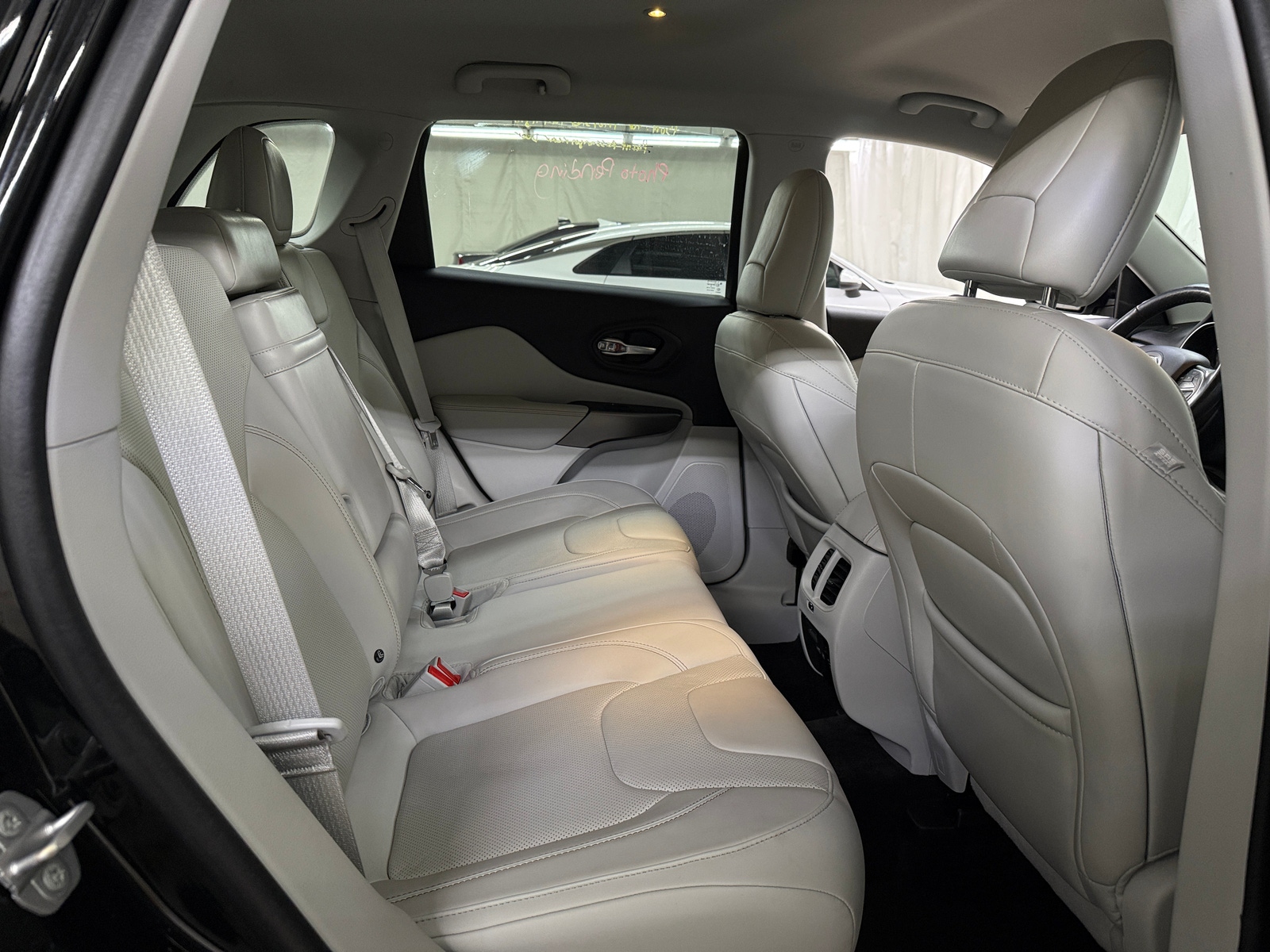 Thumbnail: 2019 Jeep Cherokee - 5