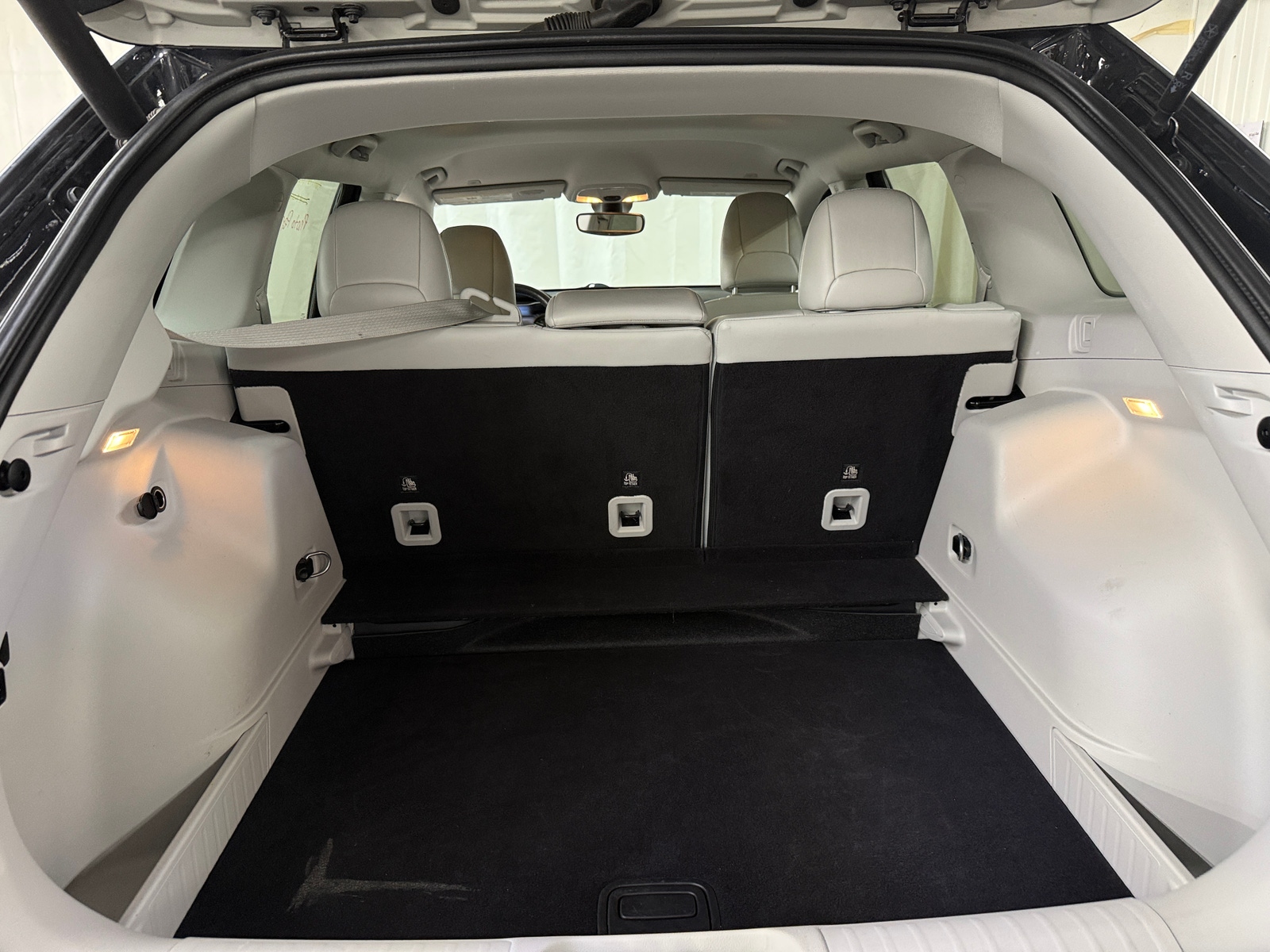 Thumbnail: 2019 Jeep Cherokee - 6