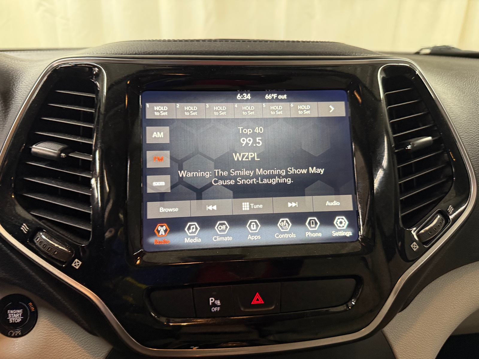 Thumbnail: 2019 Jeep Cherokee - 3