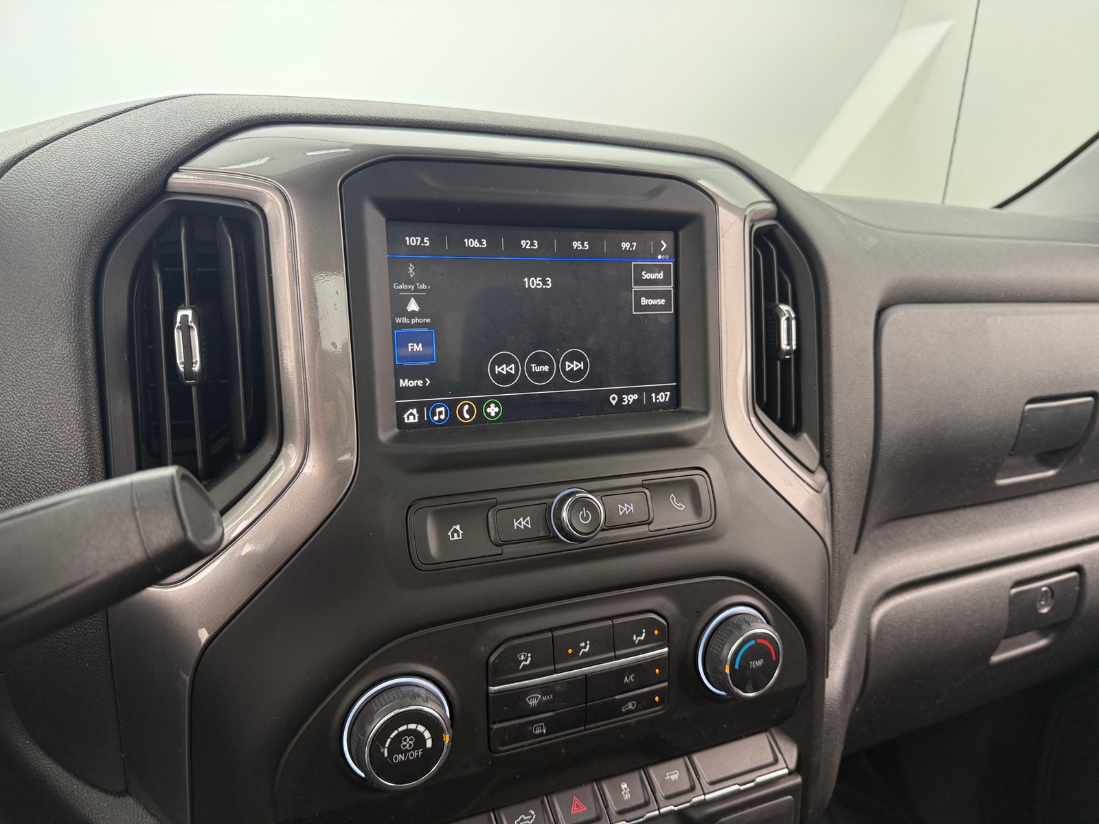 Thumbnail: 2025 Chevrolet Silverado 1500 - 4