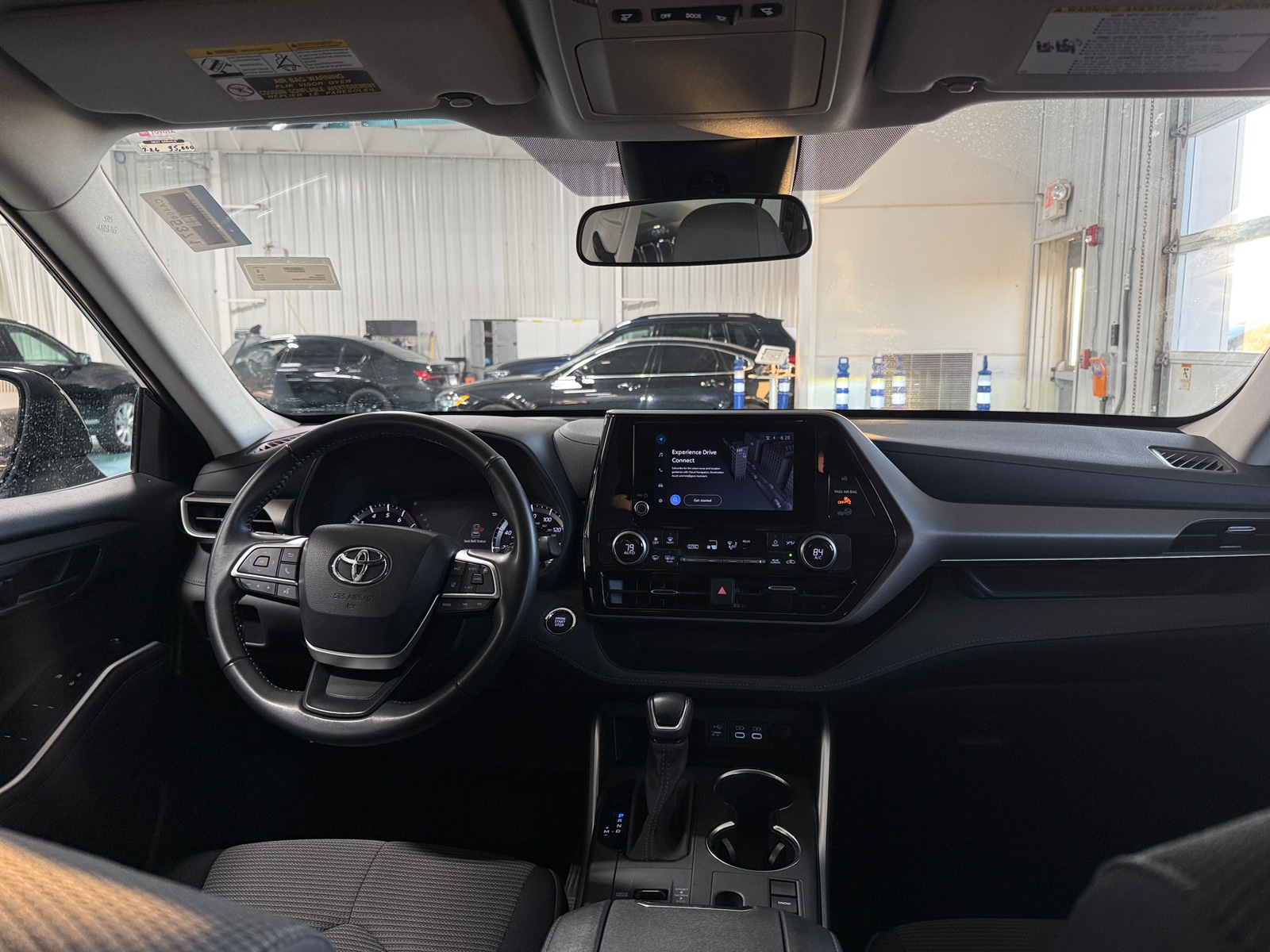 Thumbnail: 2023 Toyota Highlander - 3