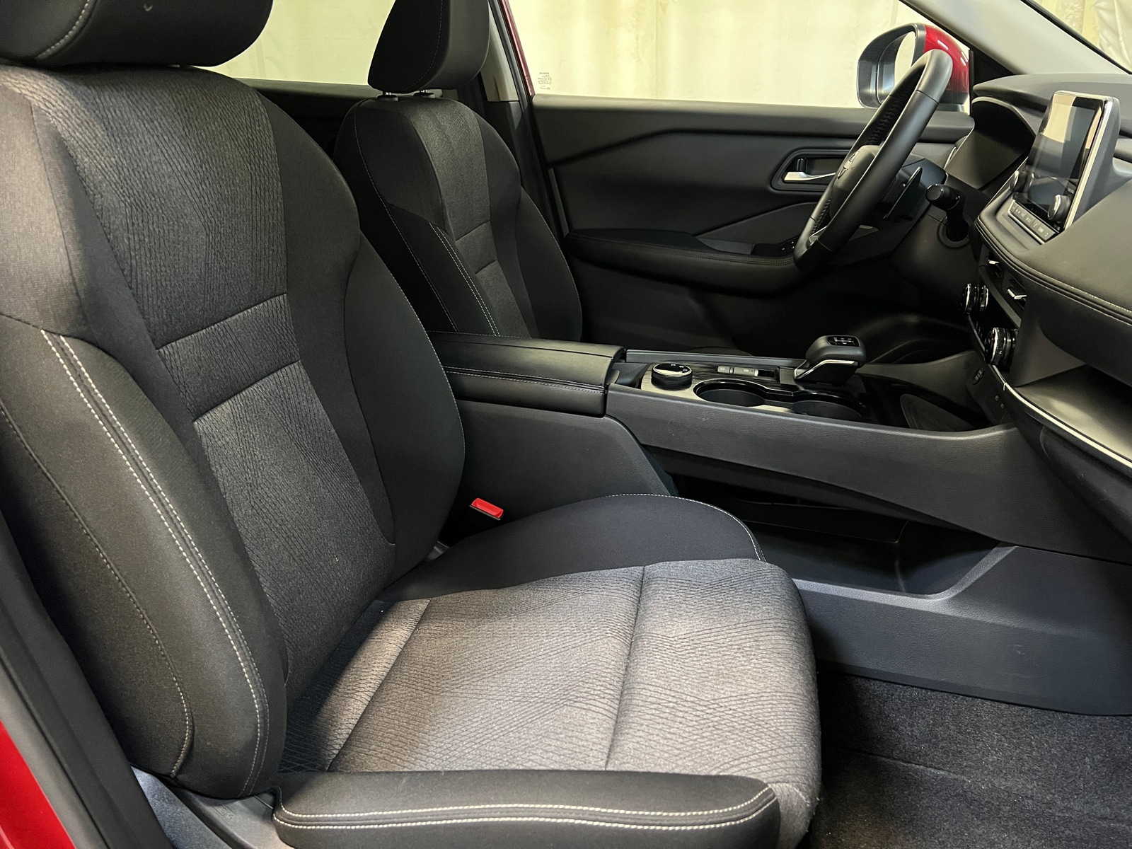 Thumbnail: 2025 Nissan Rogue - 2