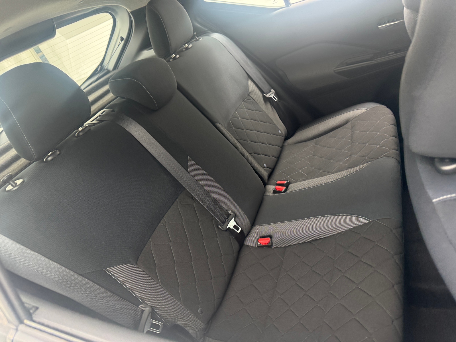 Thumbnail: 2018 Nissan Kicks - 6