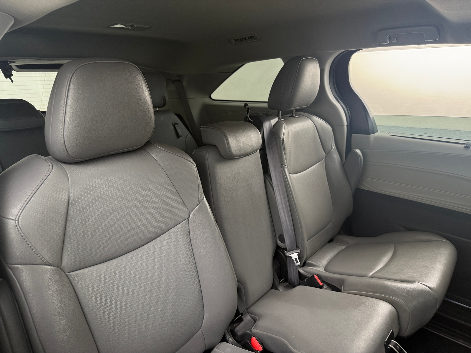 Thumbnail: 2022 Toyota Sienna - 5