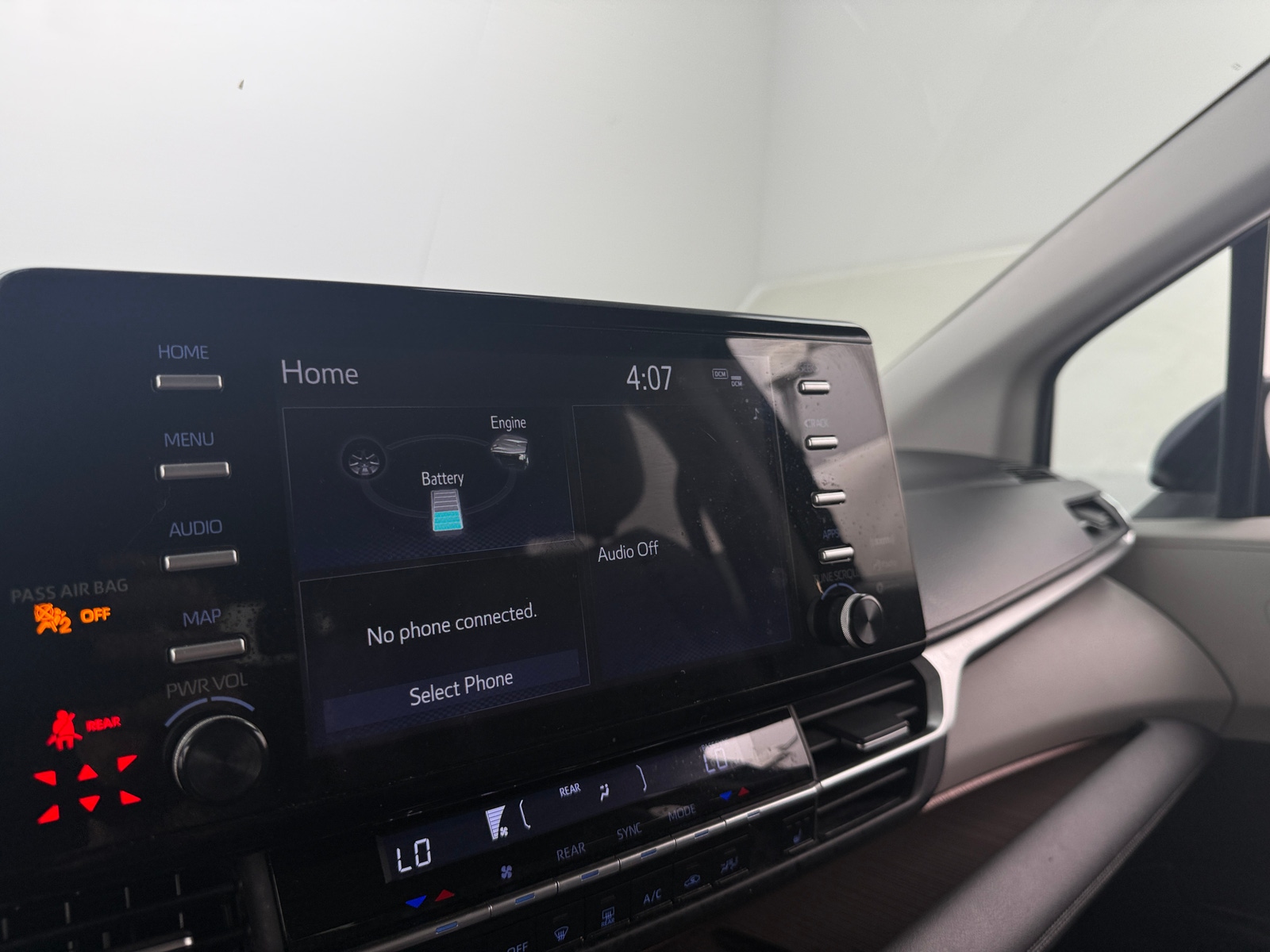 Thumbnail: 2022 Toyota Sienna - 3