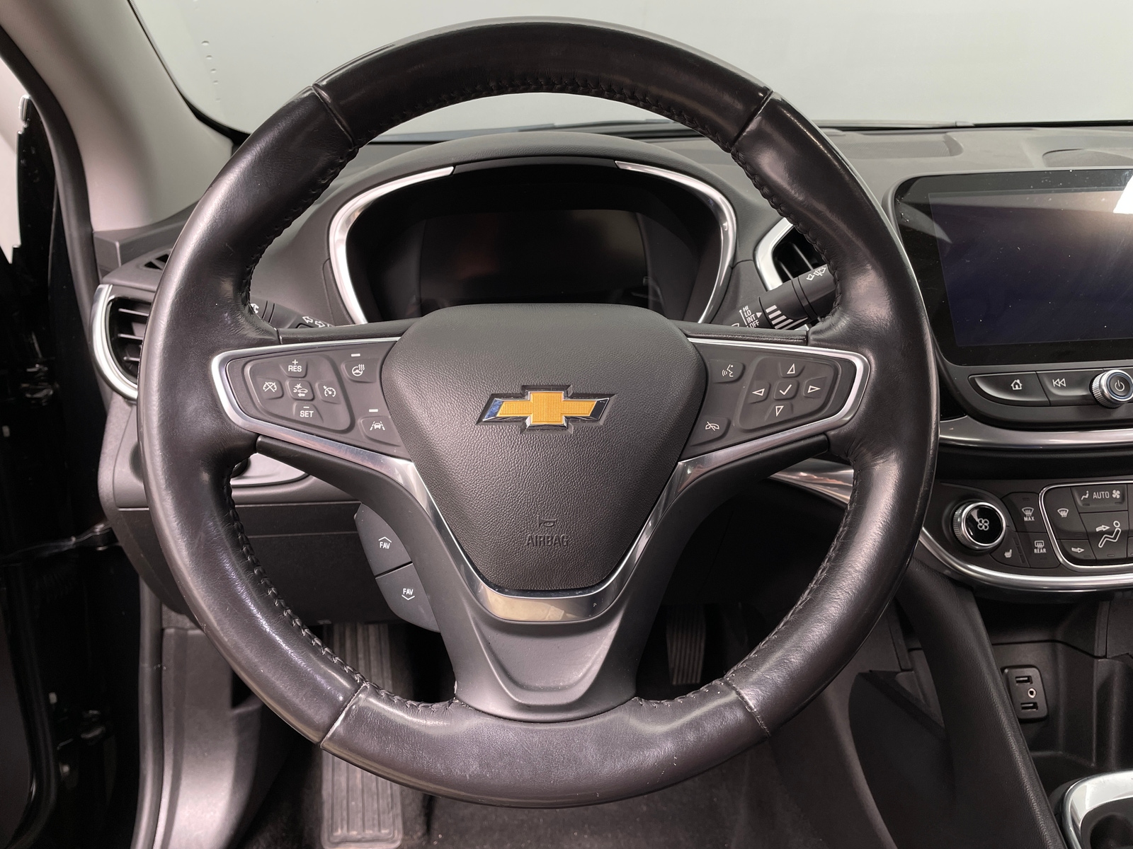 Thumbnail: 2018 Chevrolet Volt - 4