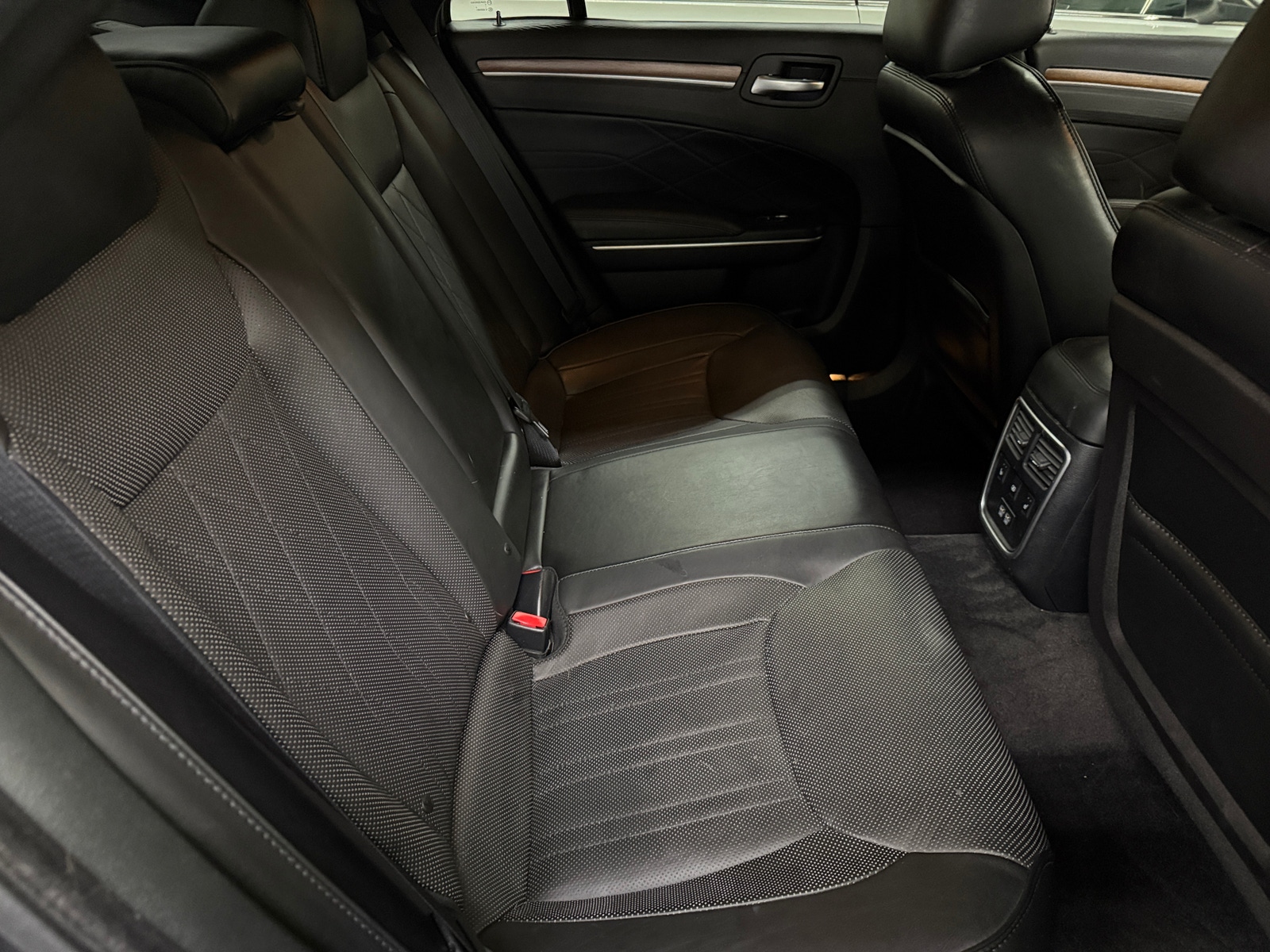 Thumbnail: 2018 Chrysler 300 - 5