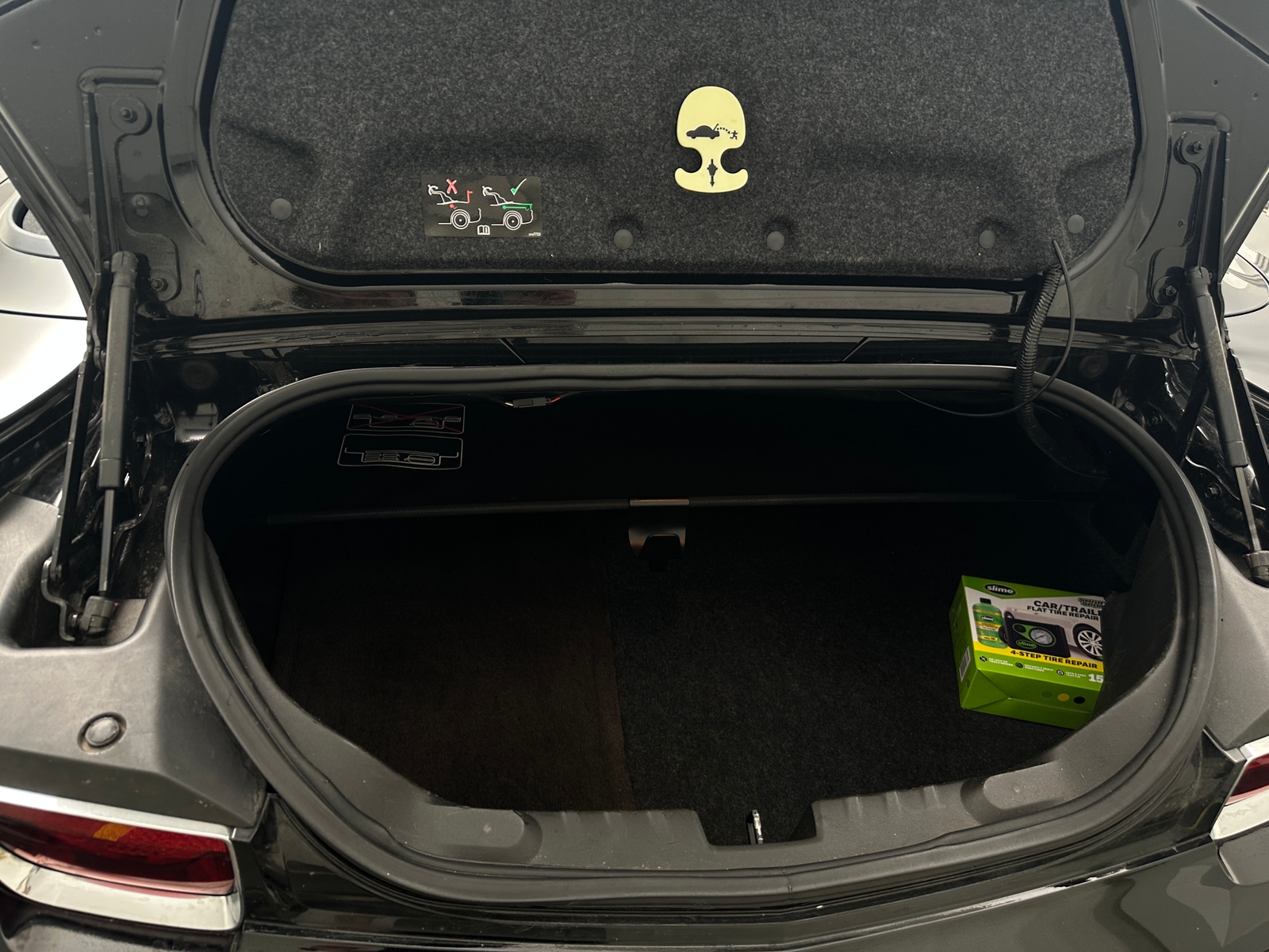 Thumbnail: 2011 Chevrolet Camaro - 6