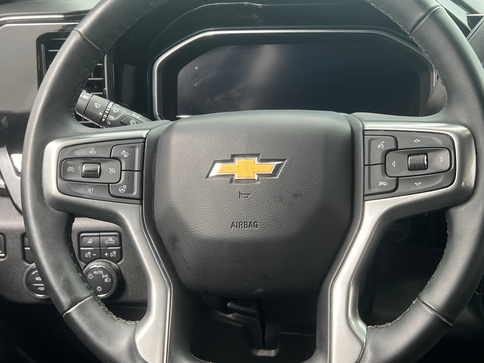 Thumbnail: 2025 Chevrolet Silverado 1500 - 5