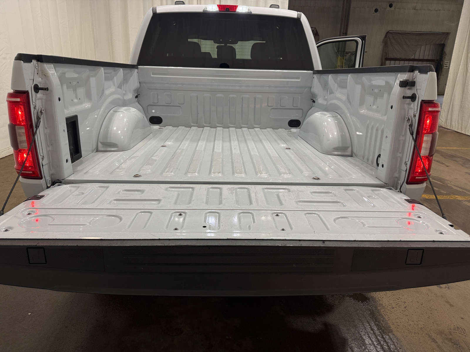 Thumbnail: 2021 Ford Econoline - 7