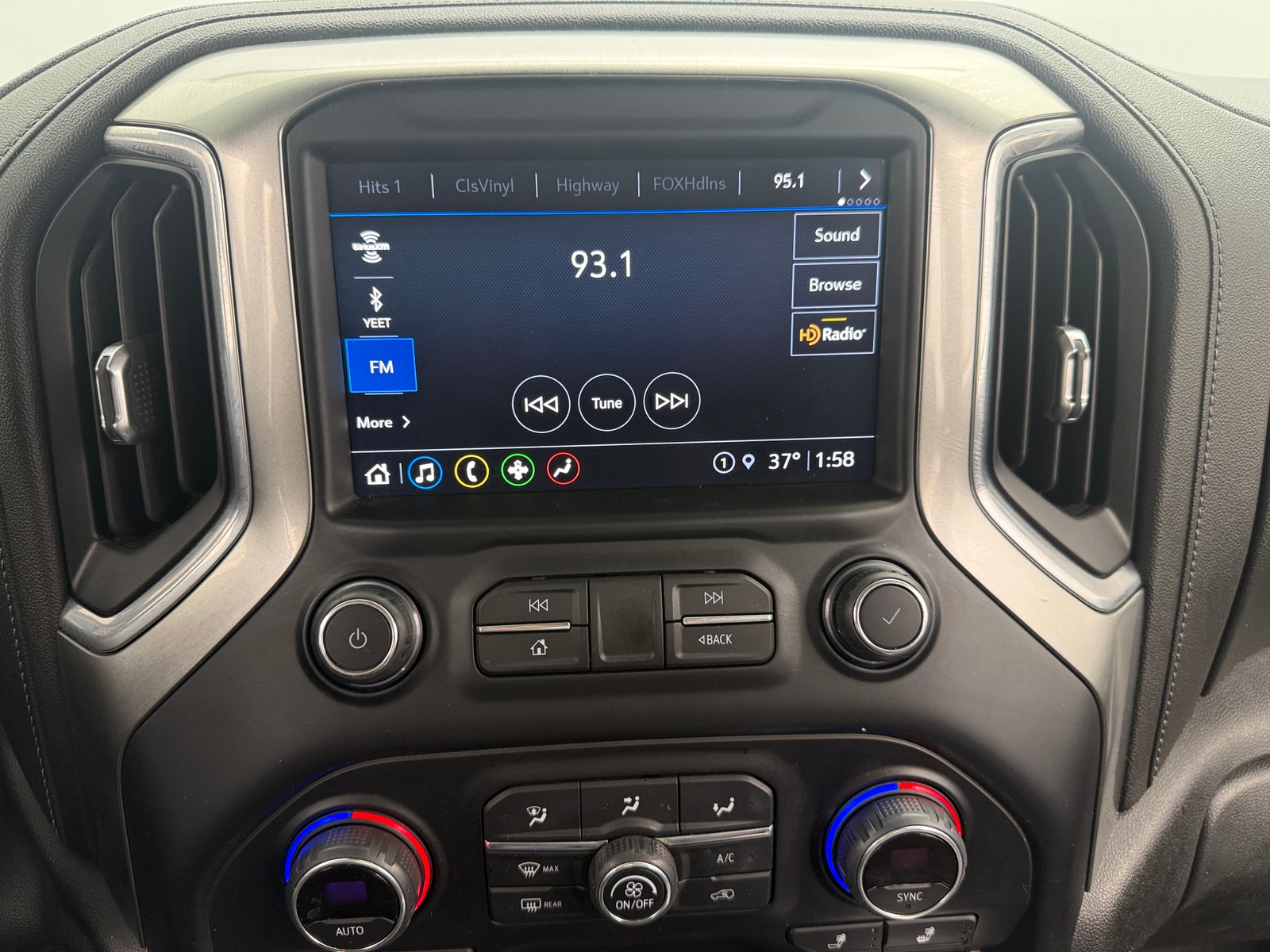 Thumbnail: 2021 Chevrolet Silverado 1500 - 4