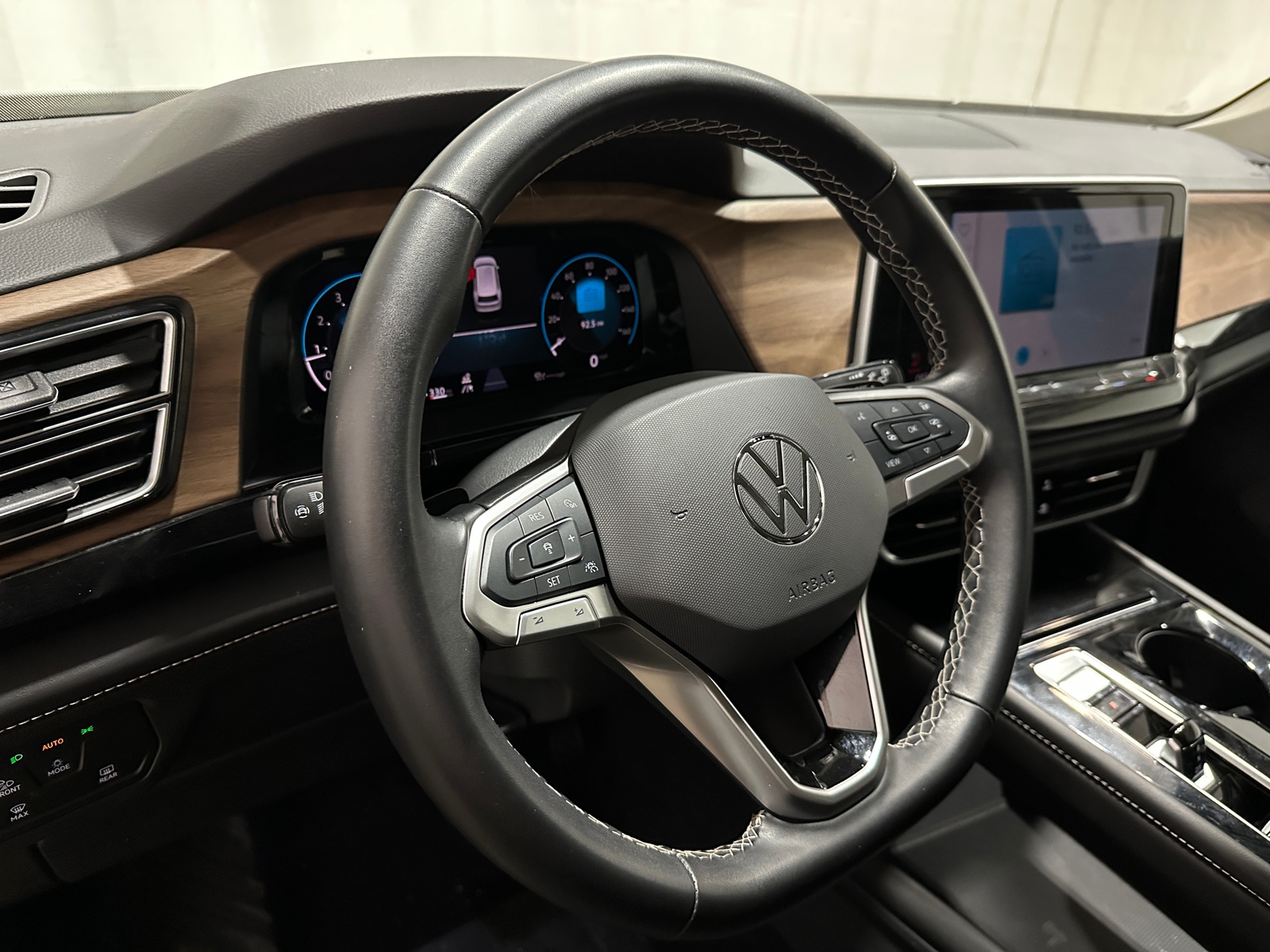 Thumbnail: 2025 Volkswagen Atlas - 4
