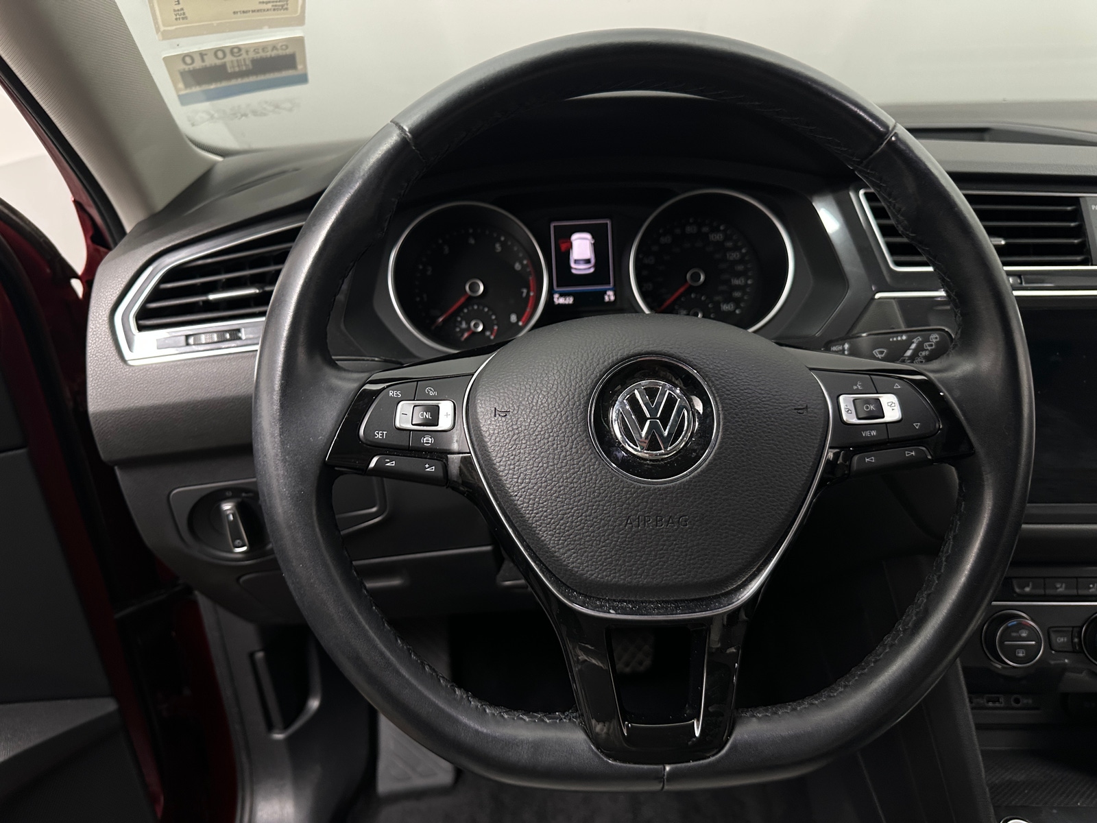 Thumbnail: 2019 Volkswagen Tiguan - 4