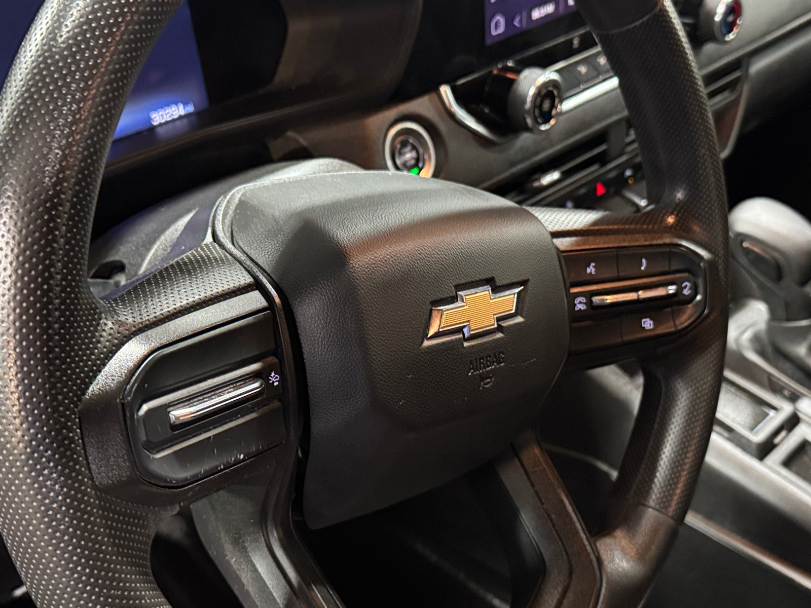 Thumbnail: 2023 Chevrolet Colorado - 5