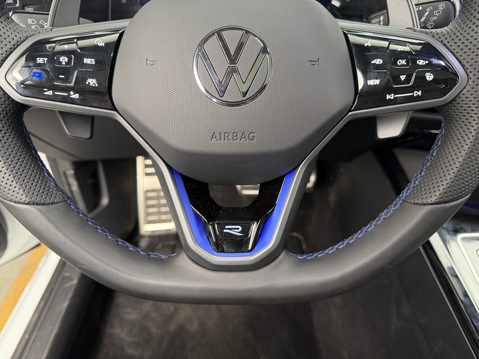 Thumbnail: 2024 Volkswagen Golf - 4