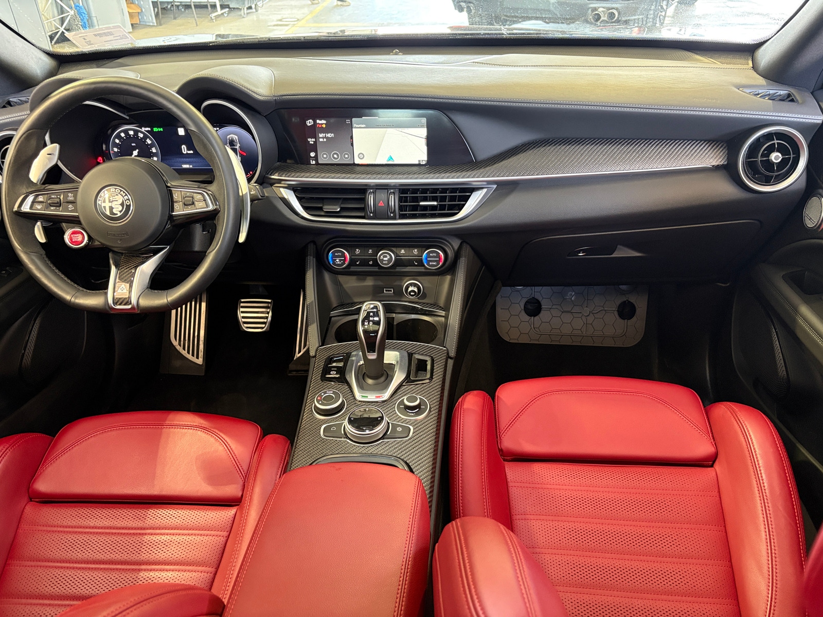 Thumbnail: 2024 Alfa Romeo Stelvio - 2