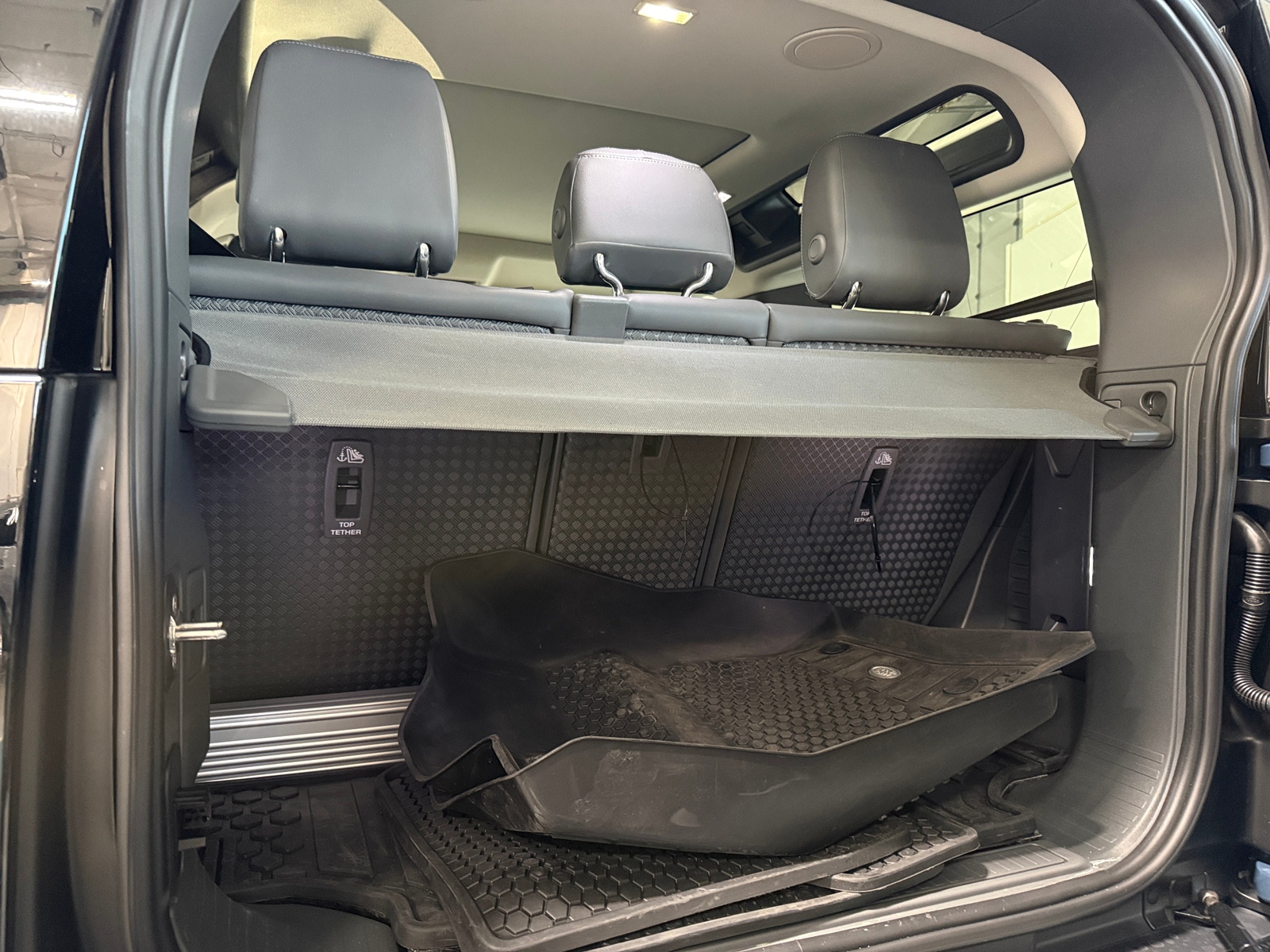 Thumbnail: 2024 Land Rover Defender - 7