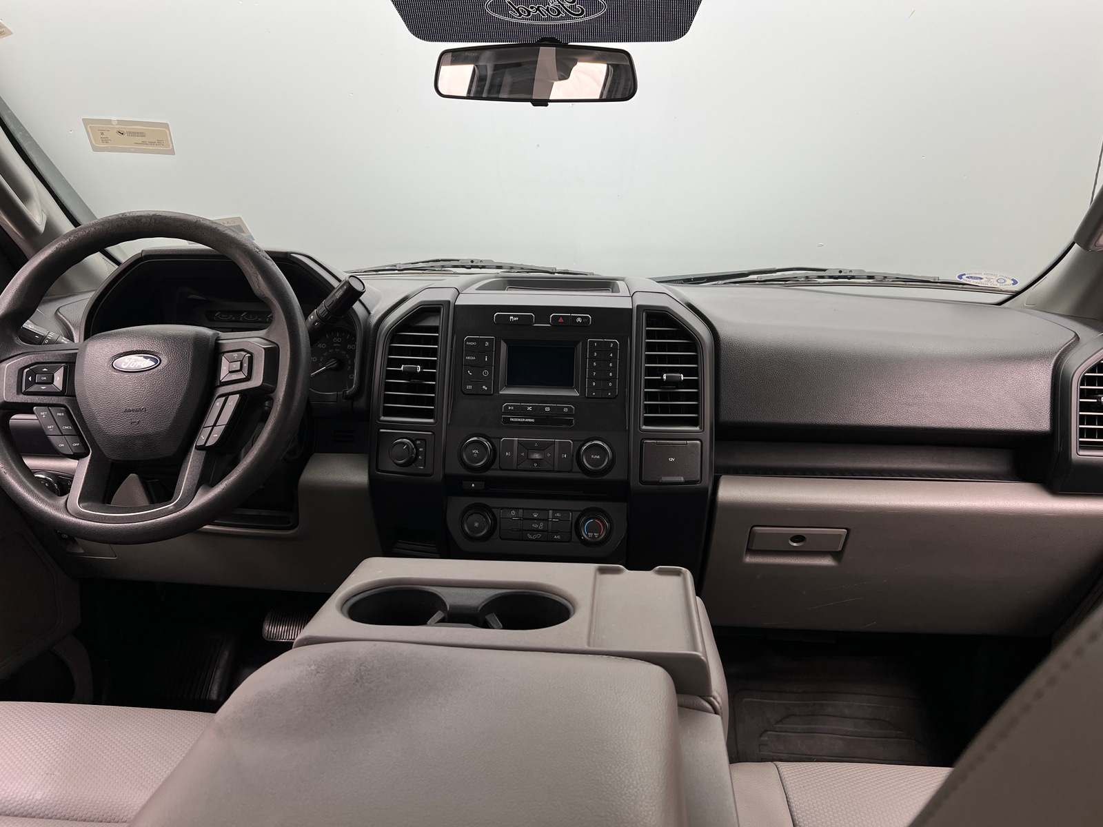 Thumbnail: 2018 Ford Econoline - 3