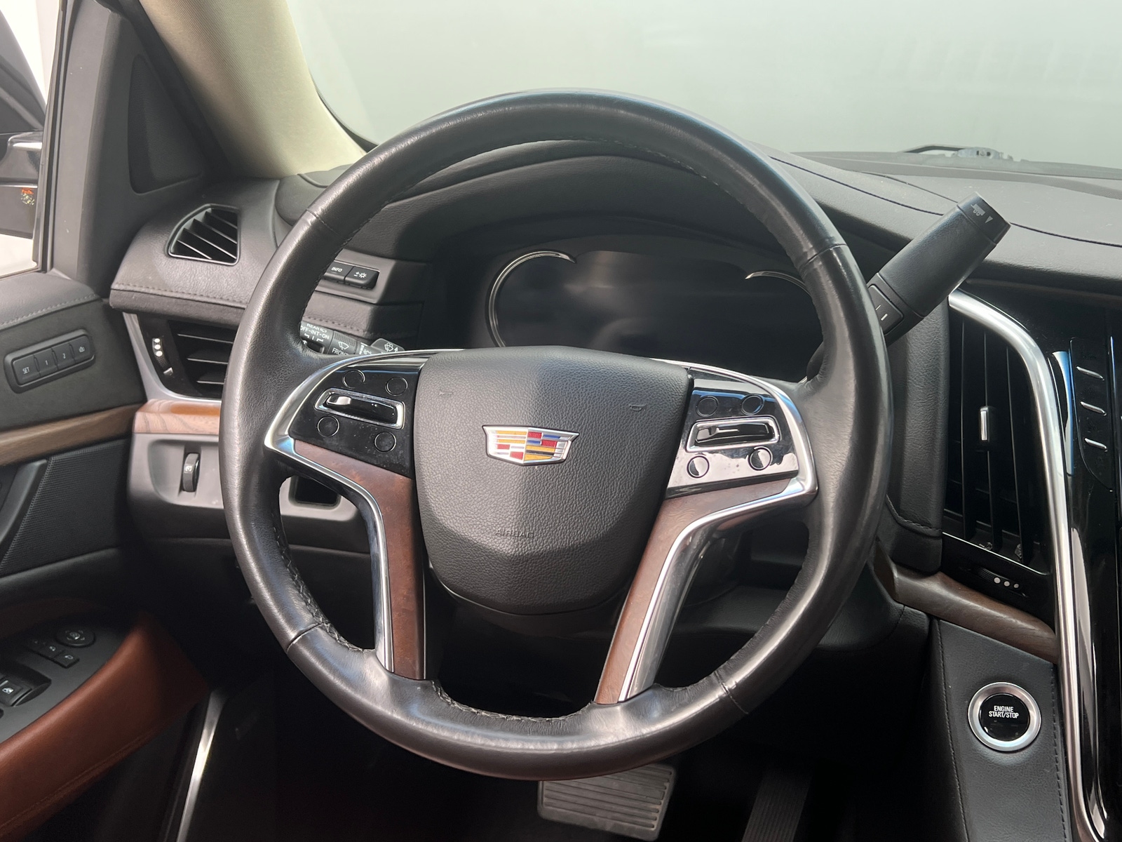 Thumbnail: 2020 Cadillac Escalade - 4