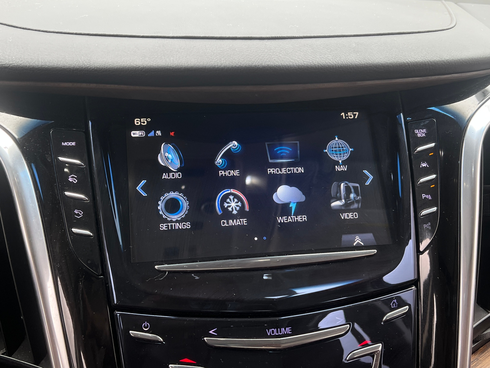 Thumbnail: 2020 Cadillac Escalade - 3