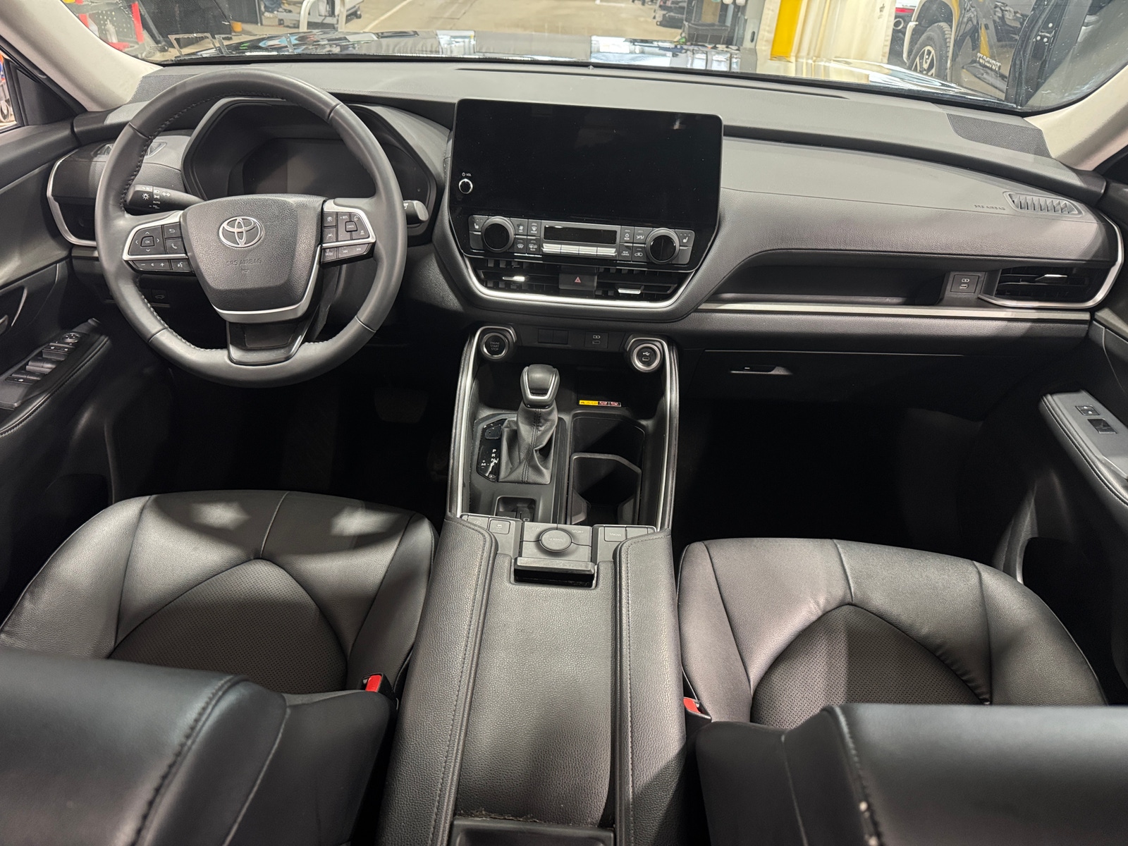 Thumbnail: 2025 Toyota Grand Highlander - 3