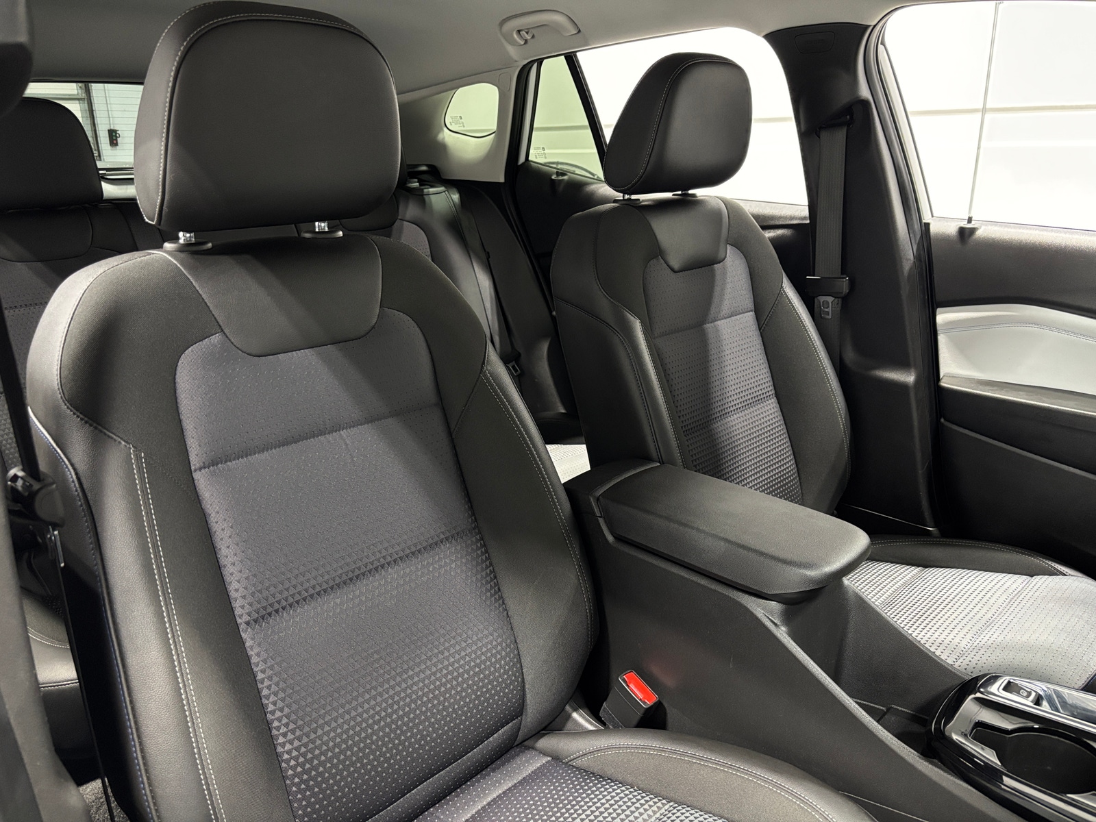 Thumbnail: 2025 Chevrolet Trax - 2