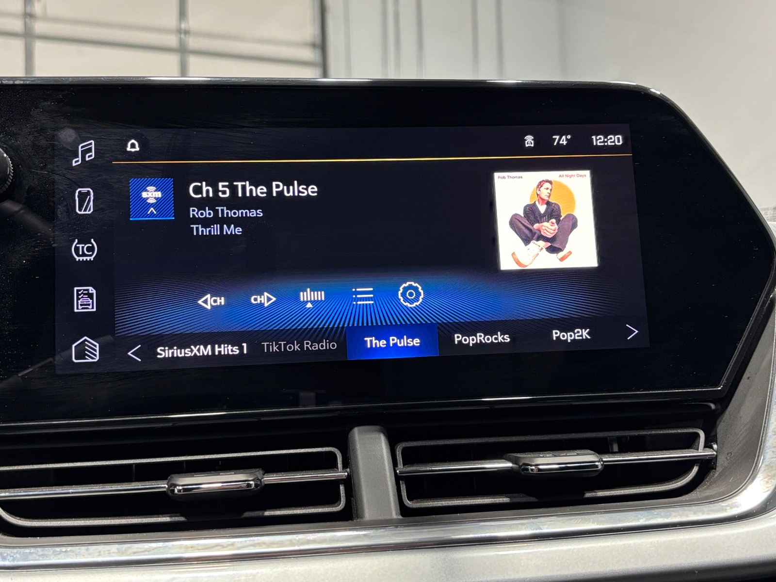 Thumbnail: 2025 Chevrolet Trax - 4