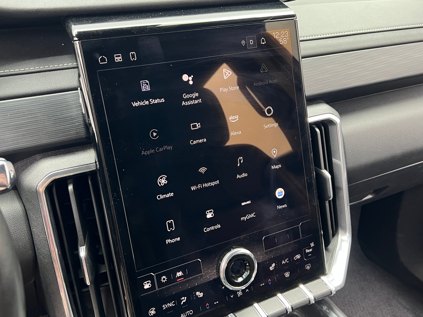 Thumbnail: 2024 GMC Acadia - 3