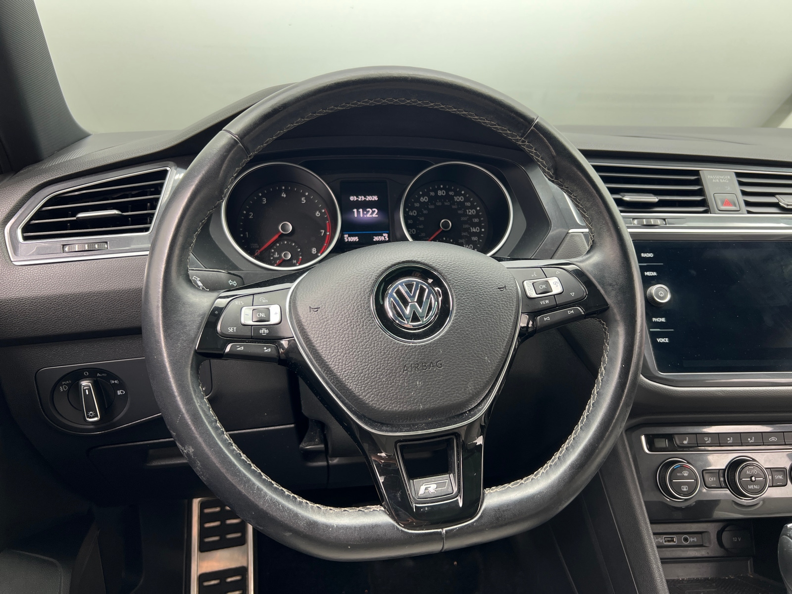 Thumbnail: 2020 Volkswagen Tiguan - 4