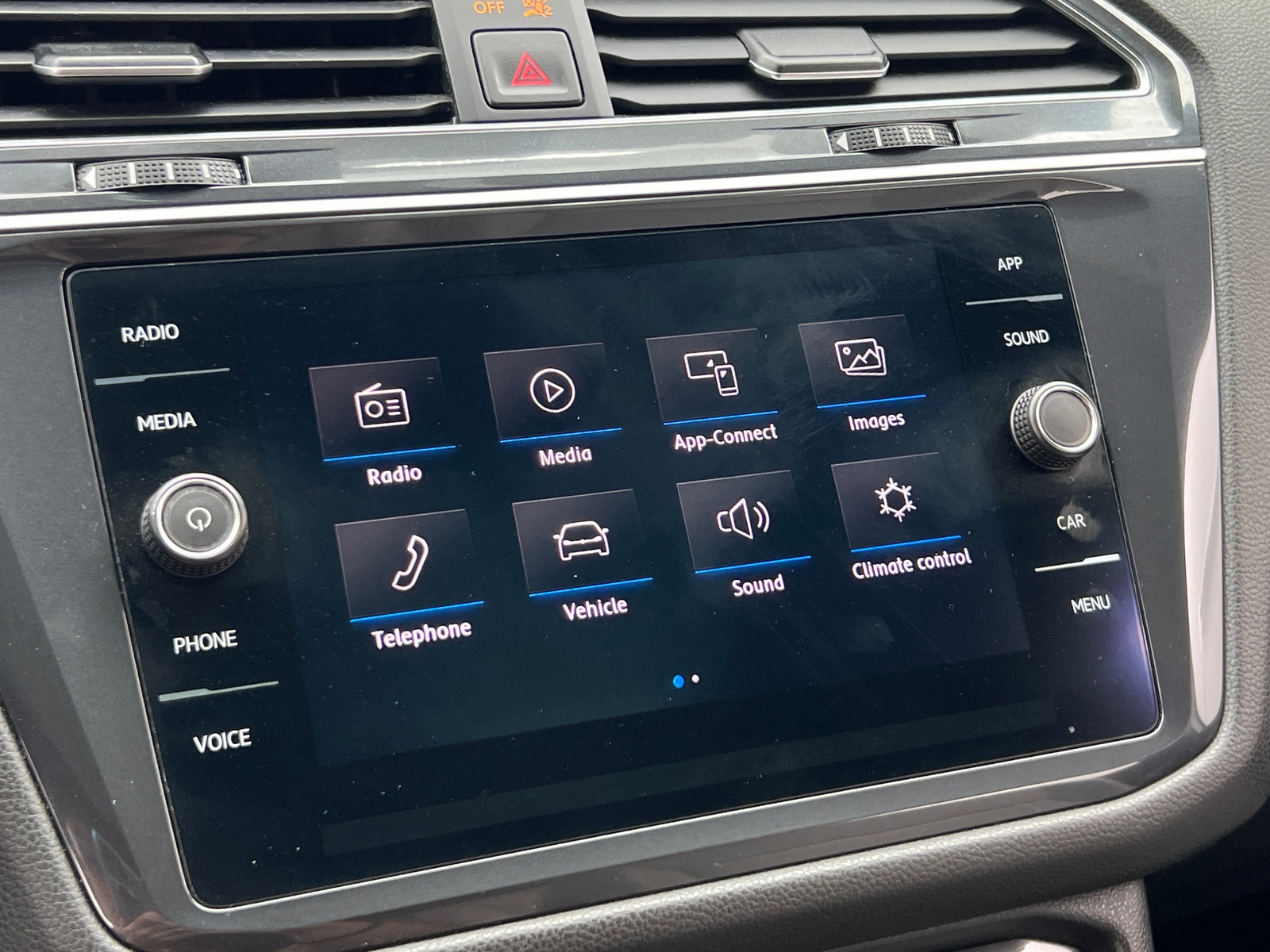 Thumbnail: 2020 Volkswagen Tiguan - 3