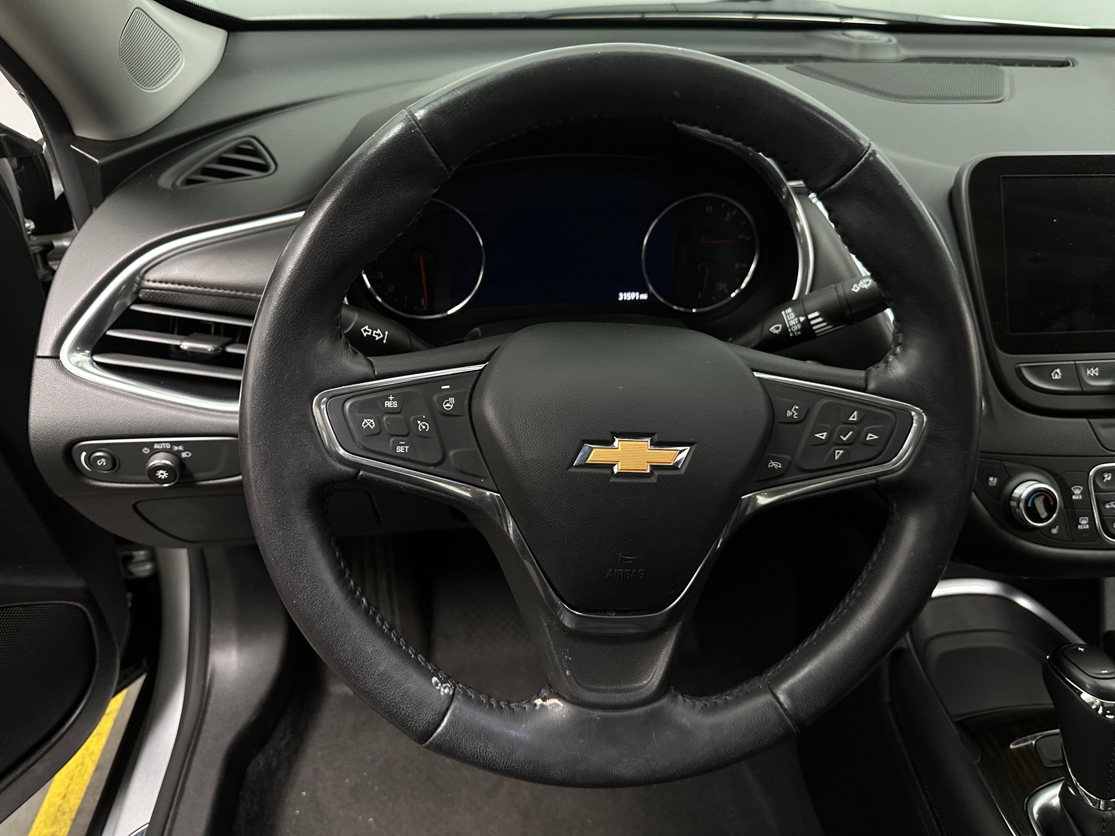 Thumbnail: 2020 Chevrolet Malibu - 4