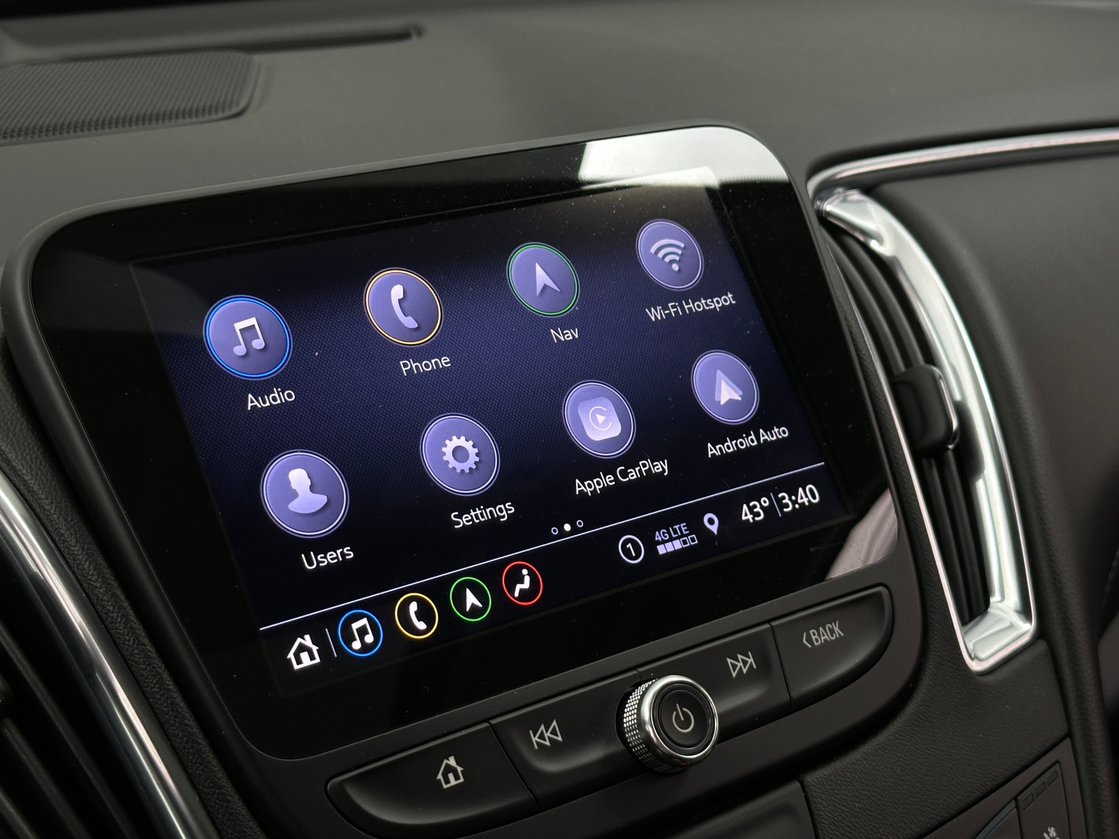 Thumbnail: 2020 Chevrolet Malibu - 3