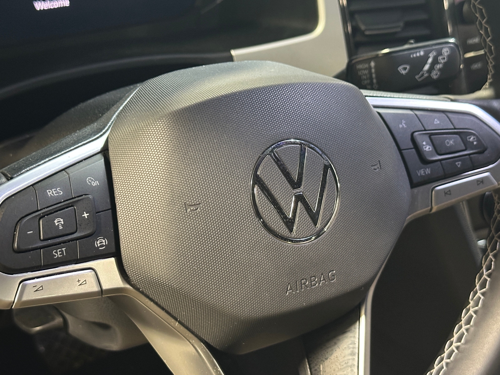 Thumbnail: 2022 Volkswagen Atlas - 4