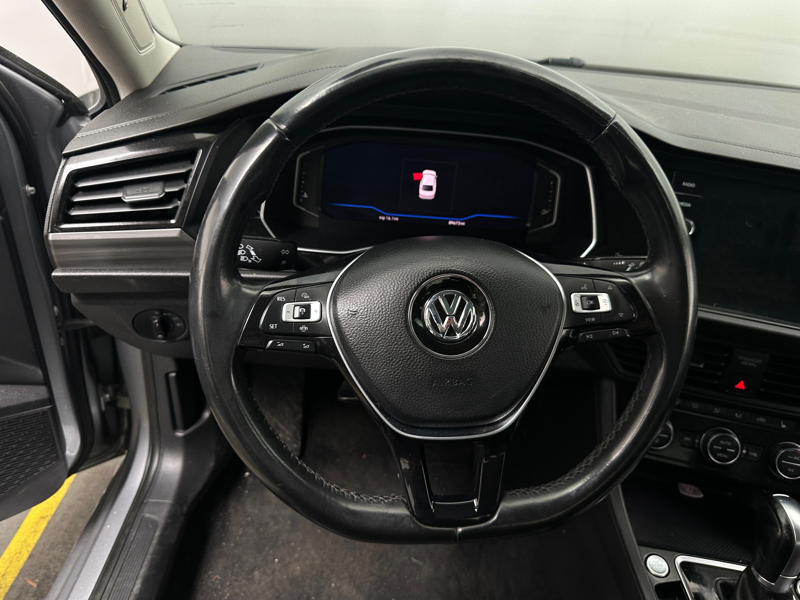 Thumbnail: 2019 Volkswagen Jetta - 4