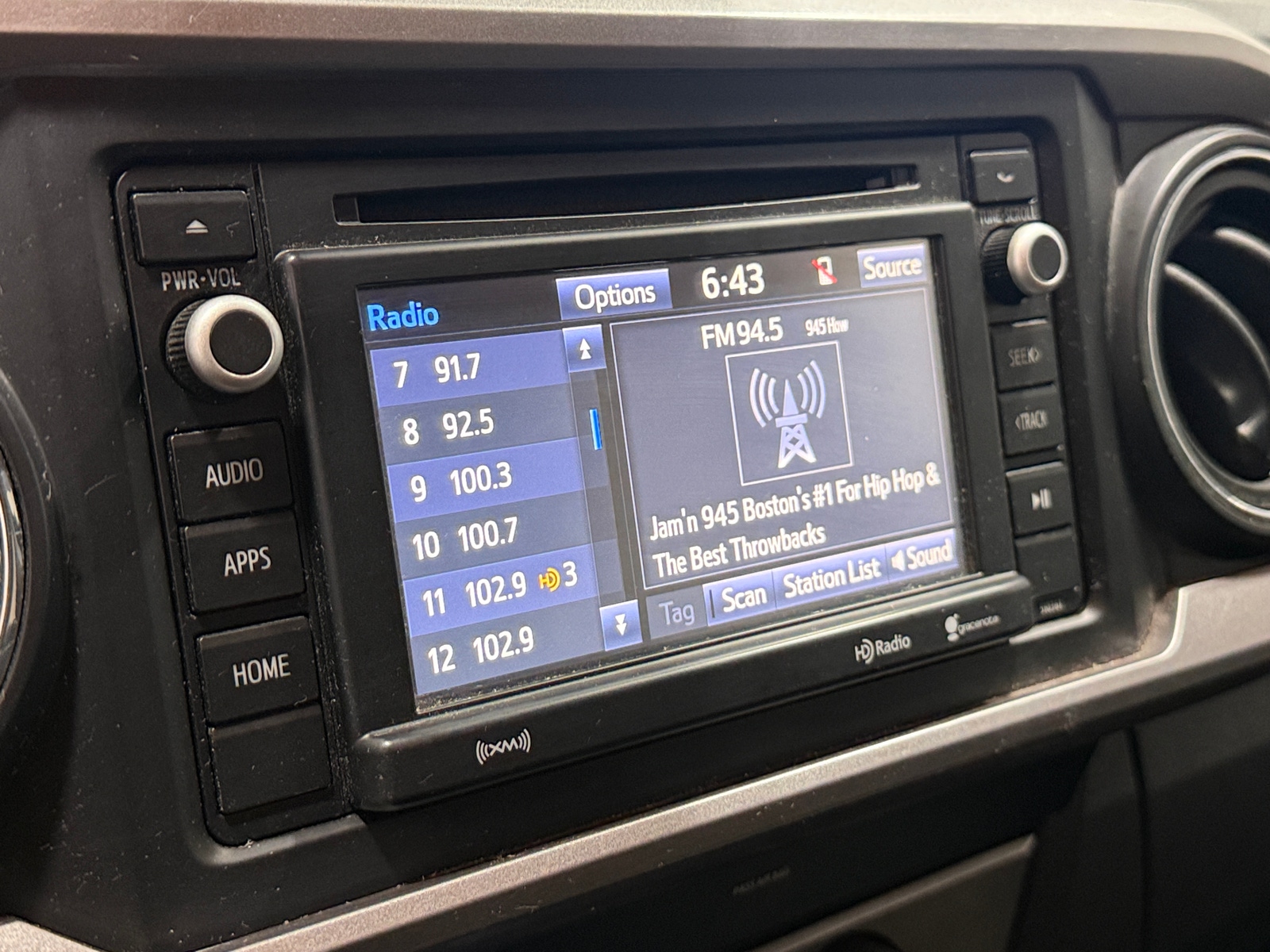 Thumbnail: 2019 Toyota Tacoma - 4