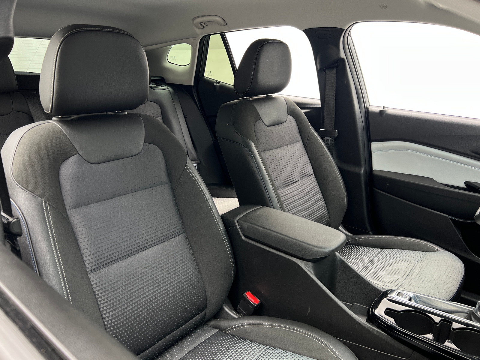 Thumbnail: 2025 Chevrolet Trax - 2