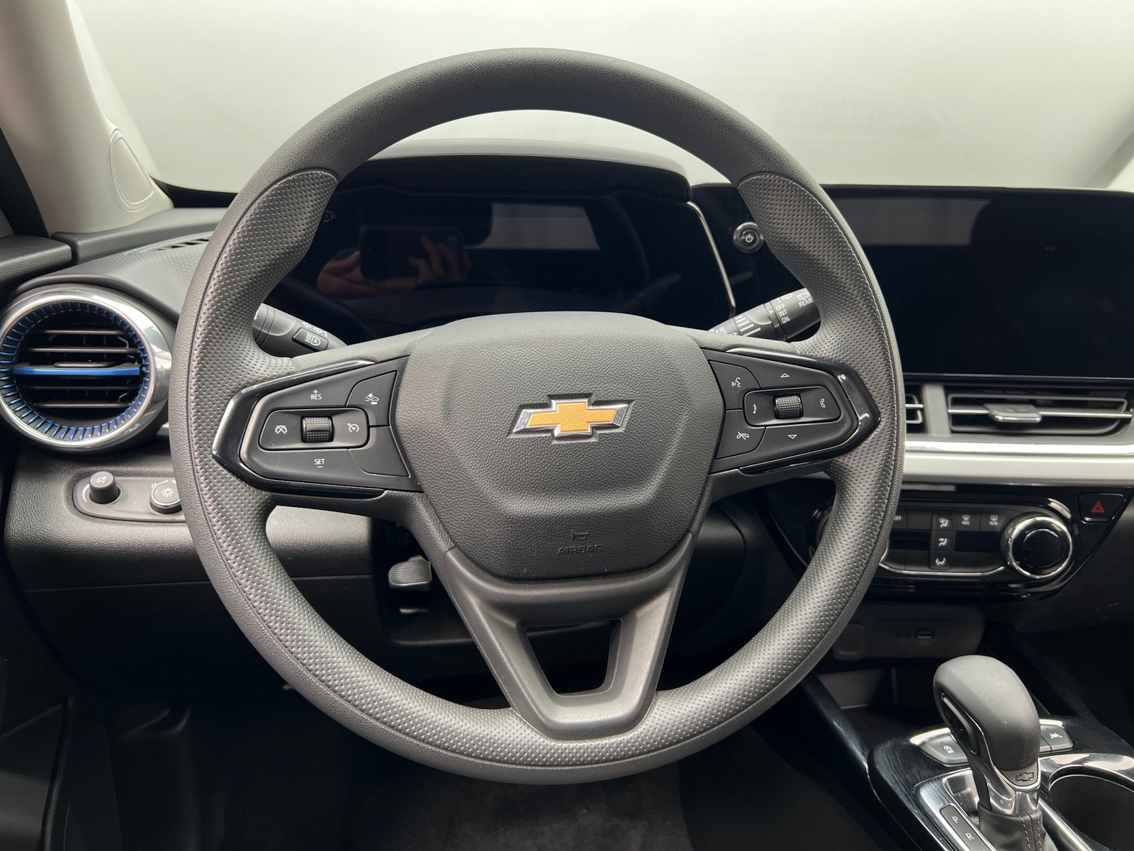 Thumbnail: 2025 Chevrolet Trax - 5