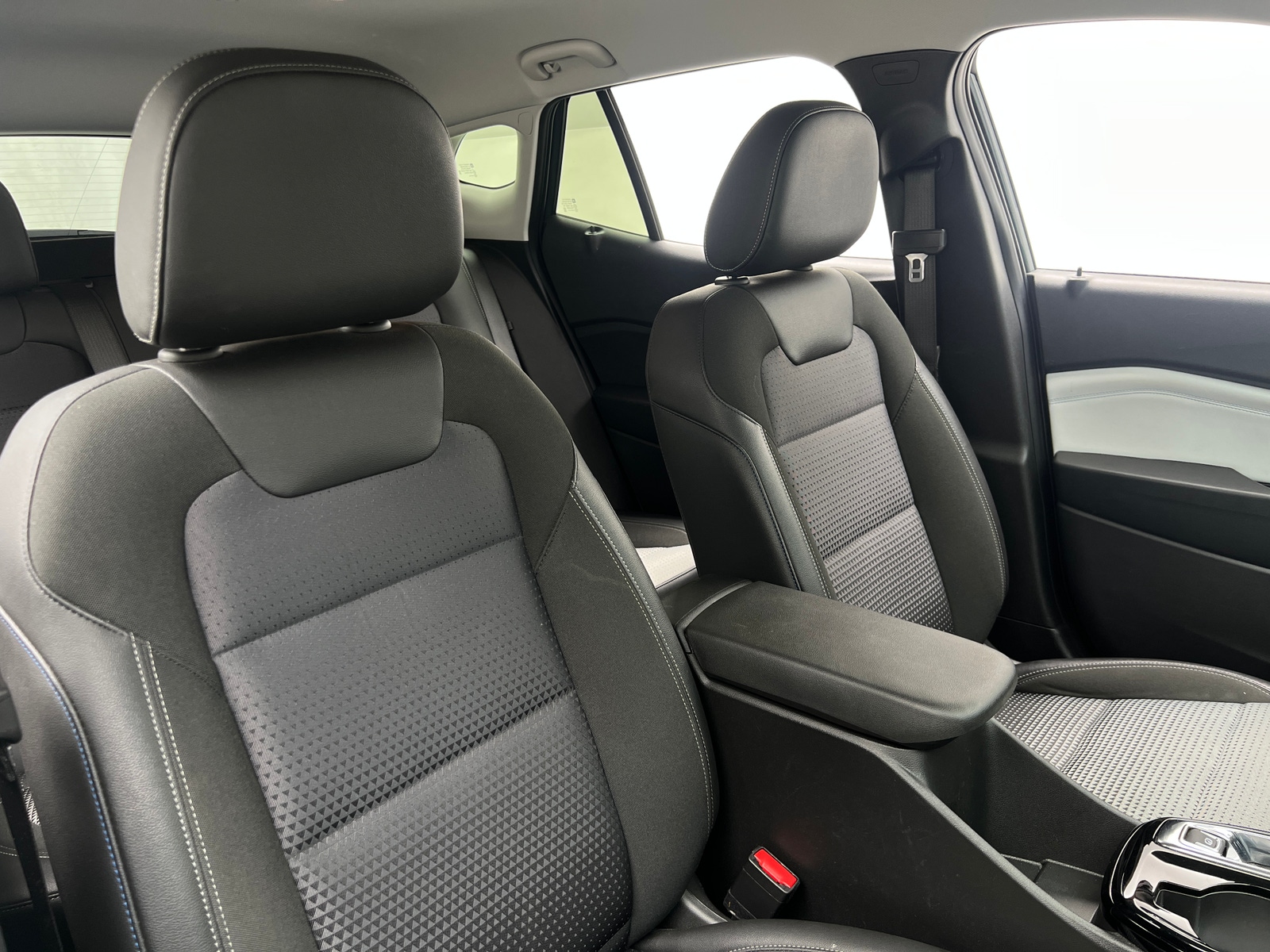 Thumbnail: 2025 Chevrolet Trax - 2