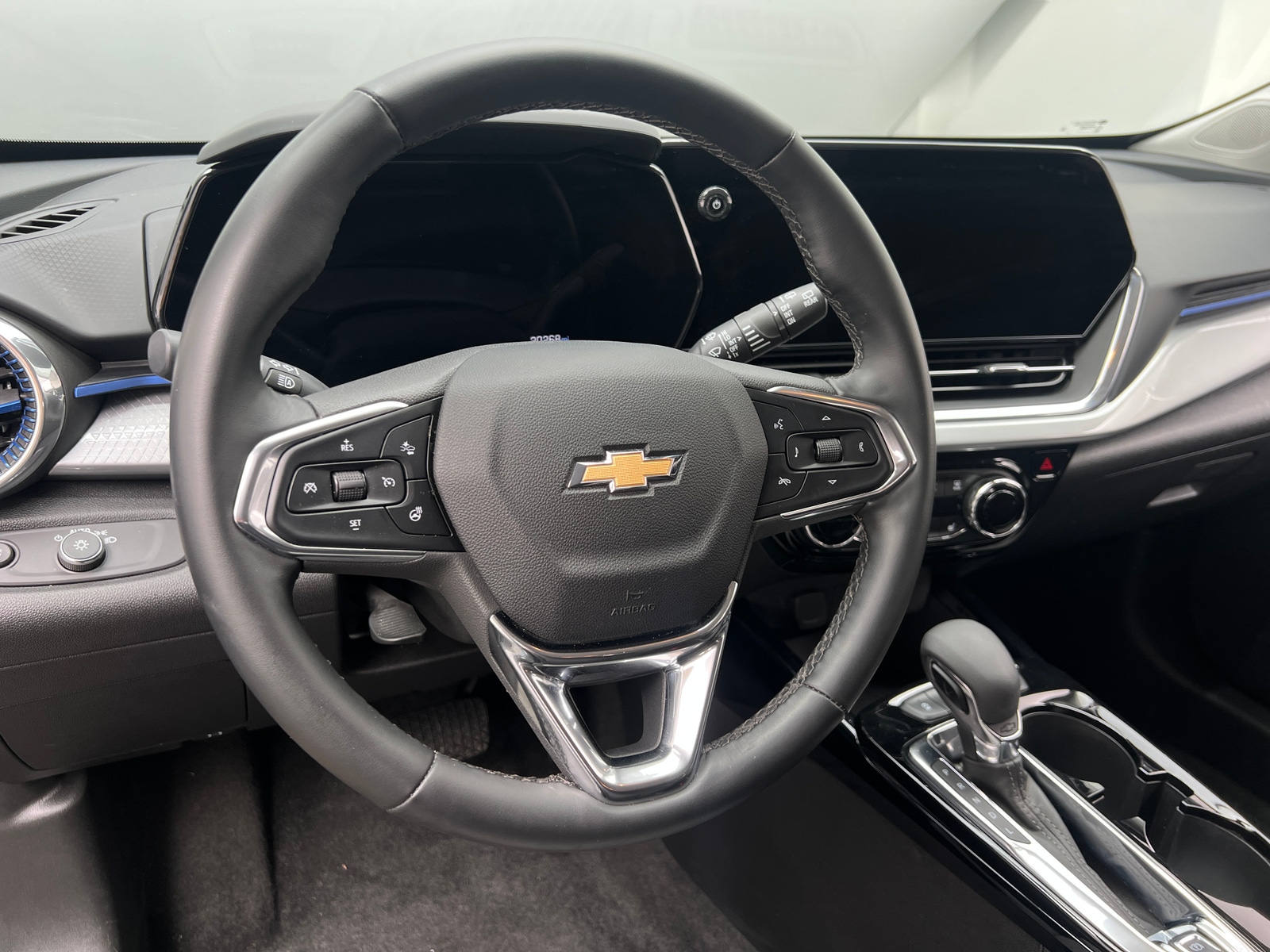 Thumbnail: 2025 Chevrolet Trax - 5