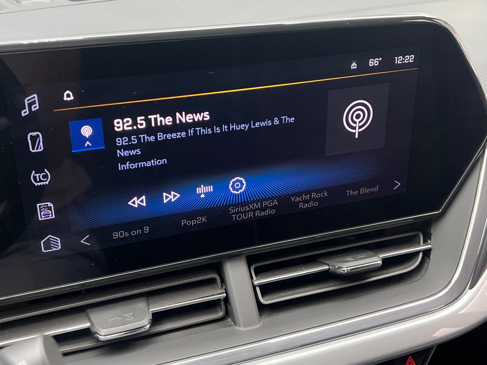 Thumbnail: 2025 Chevrolet Trax - 4