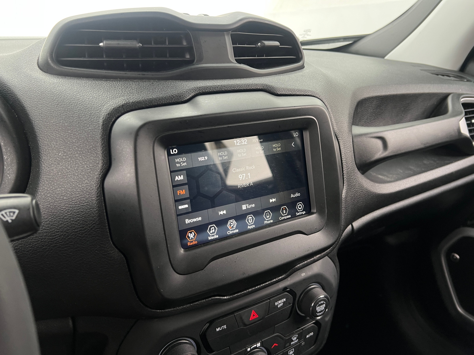 Thumbnail: 2018 Jeep Renegade - 4