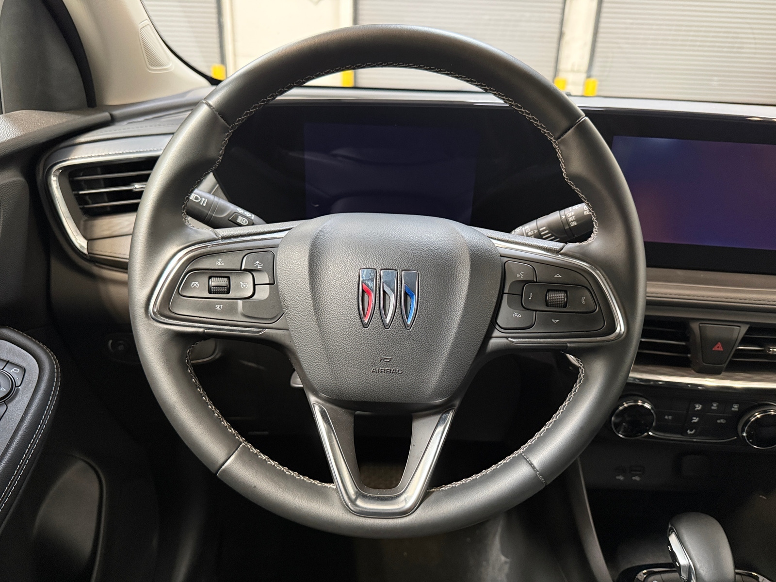 Thumbnail: 2025 Buick Encore GX - 5