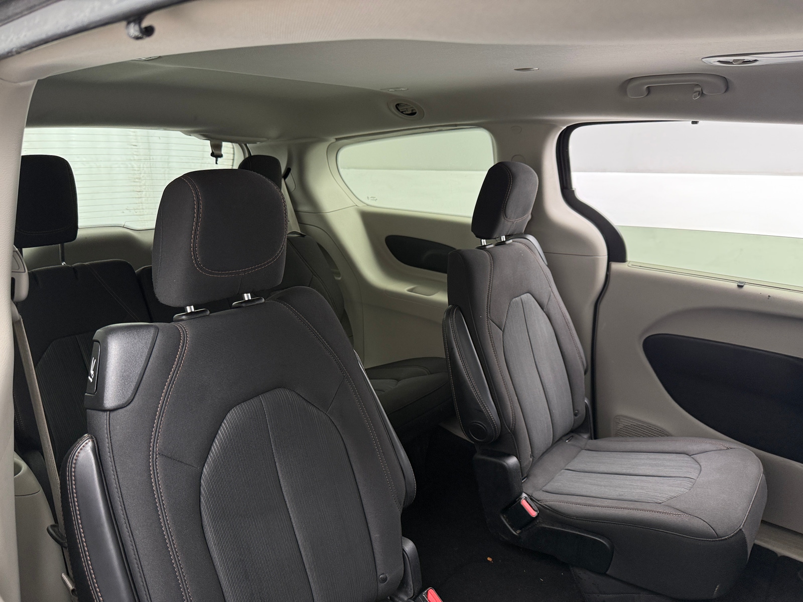 Thumbnail: 2020 Chrysler Pacifica - 6