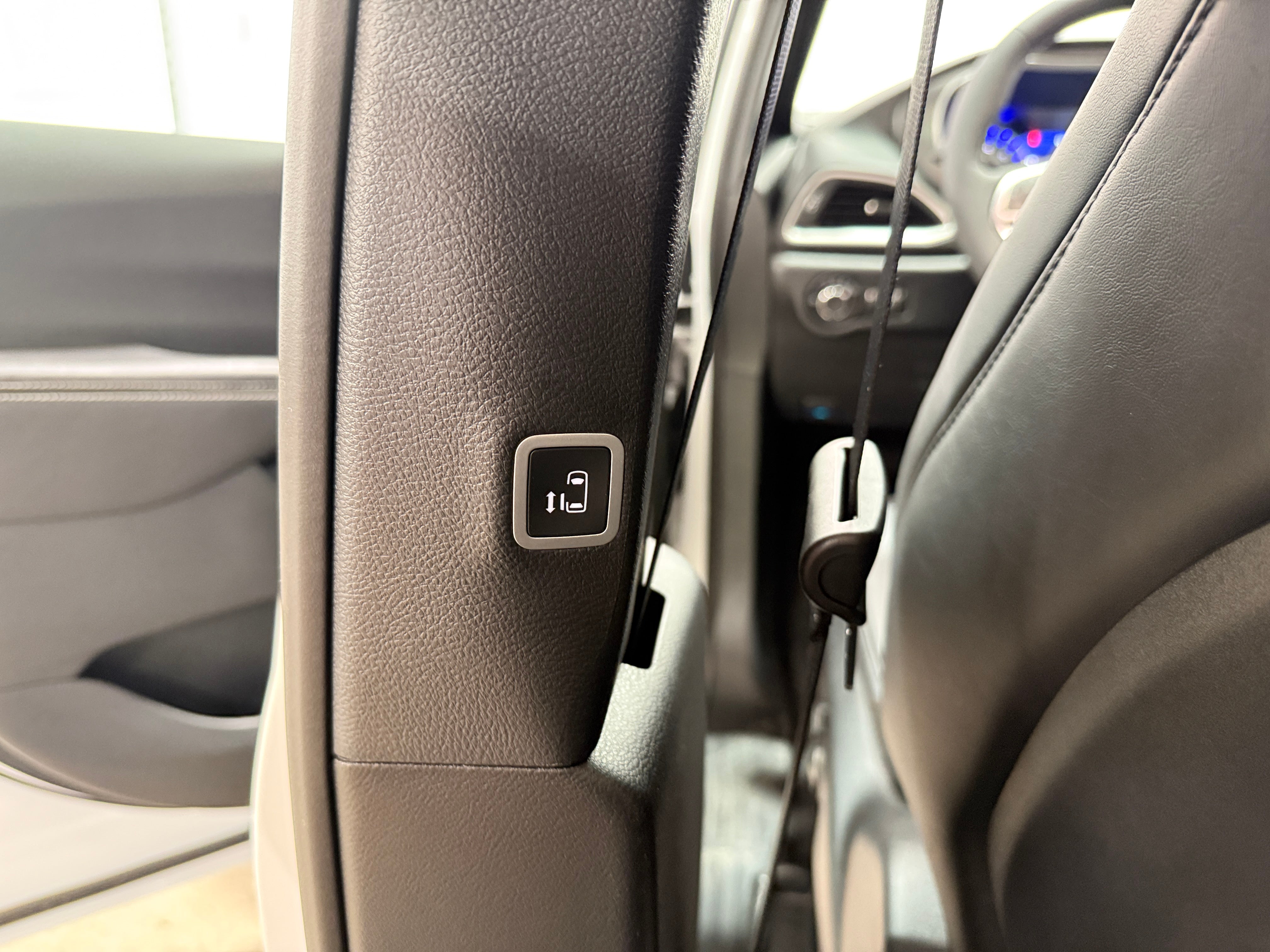 2026 Chrysler Voyager LX's photo