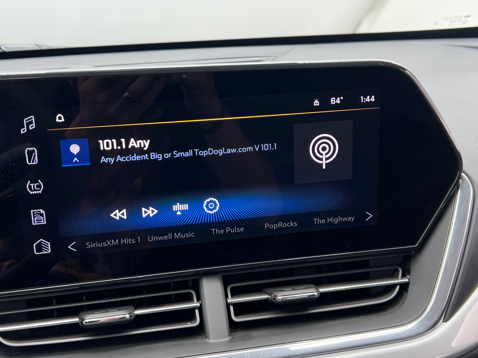 Thumbnail: 2025 Chevrolet Trax - 4