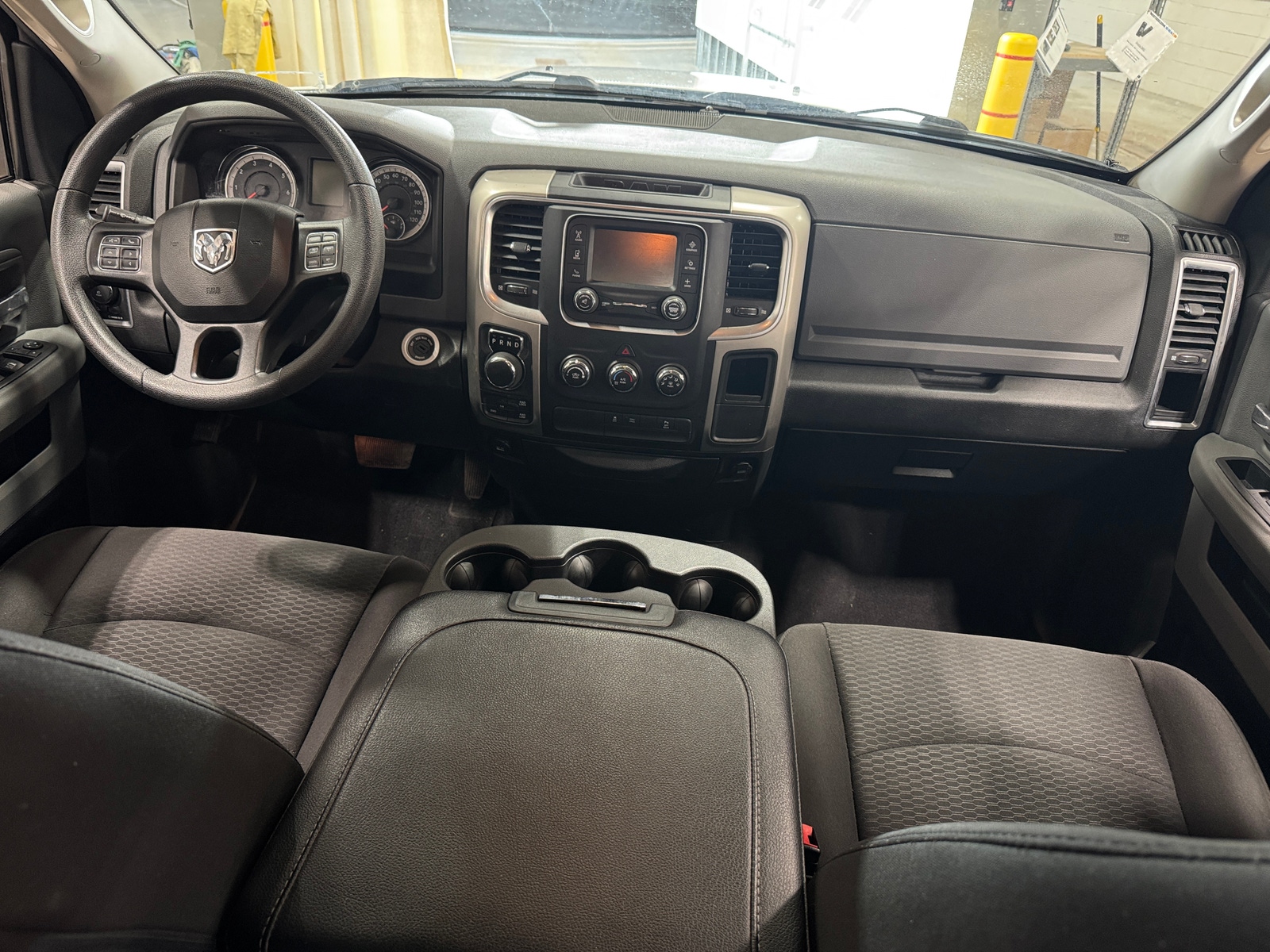 Thumbnail: 2020 RAM 1500 Classic - 3