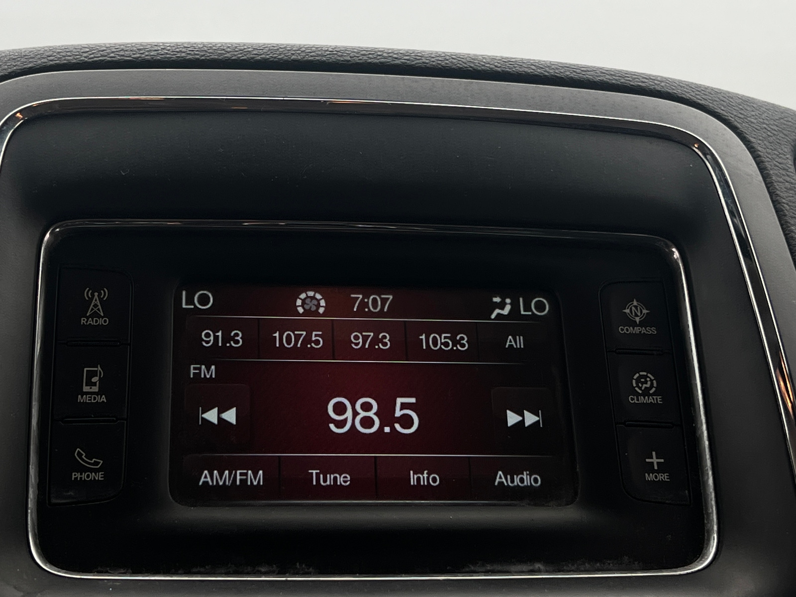 Thumbnail: 2017 Dodge Durango - 4