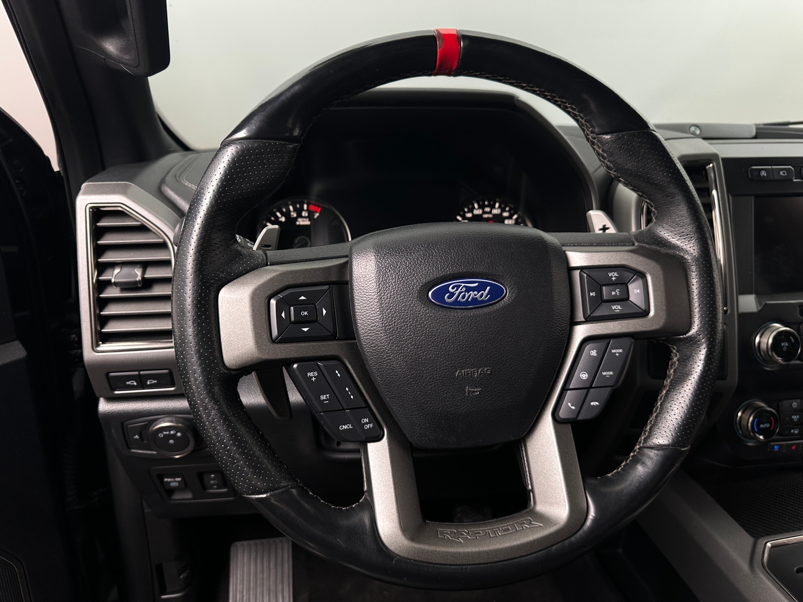 Thumbnail: 2019 Ford Econoline - 5