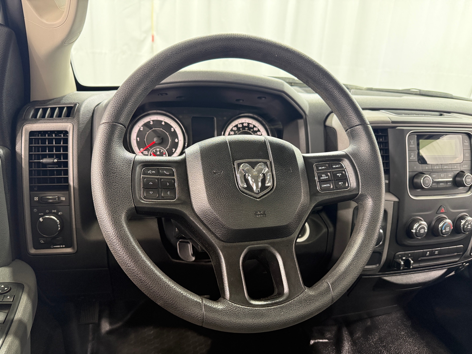 Thumbnail: 2019 RAM 1500 Classic - 4